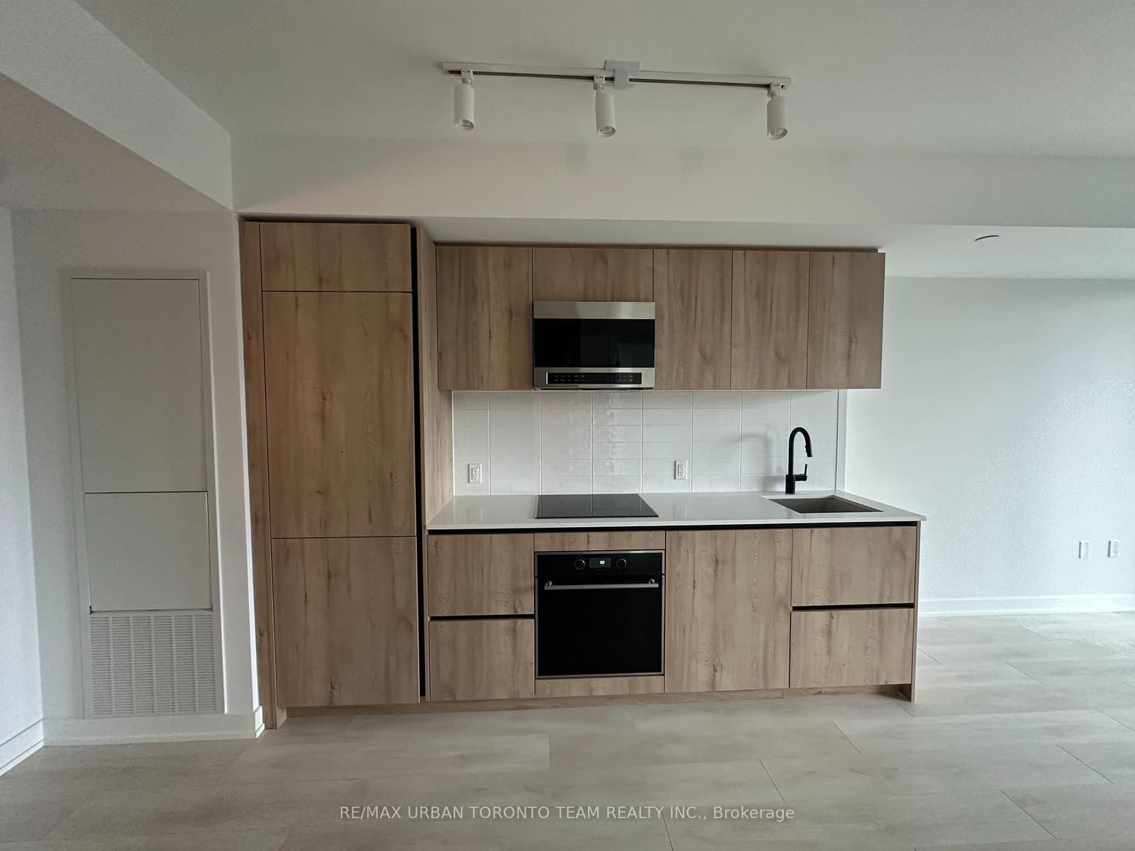 117 Broadway Avenue, Unit 418 thumbnail 5