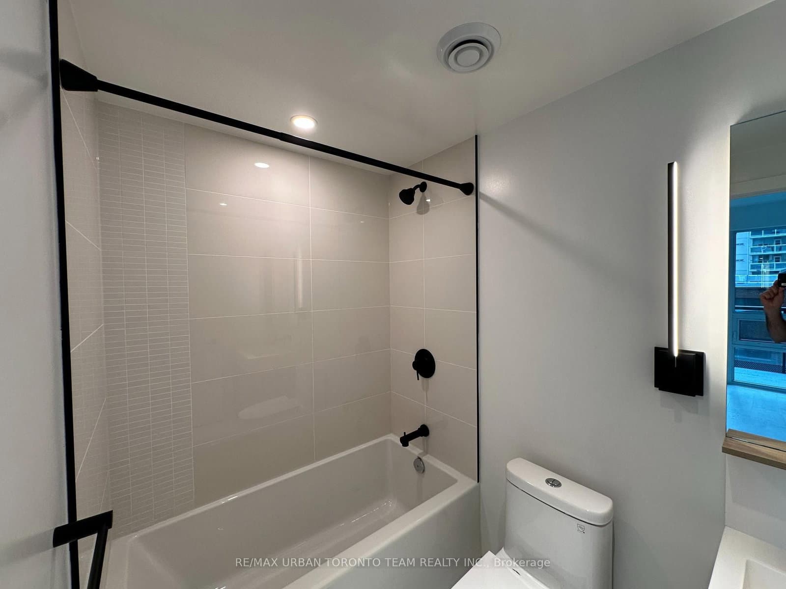 117 Broadway Avenue, Unit 418 thumbnail 9