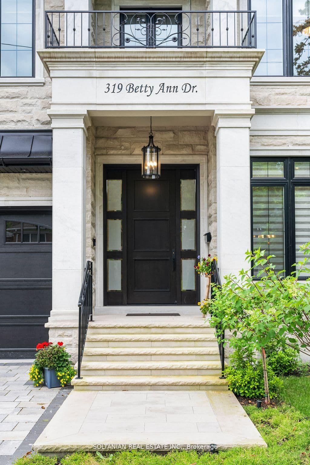 319 Betty Ann Drive thumbnail 2