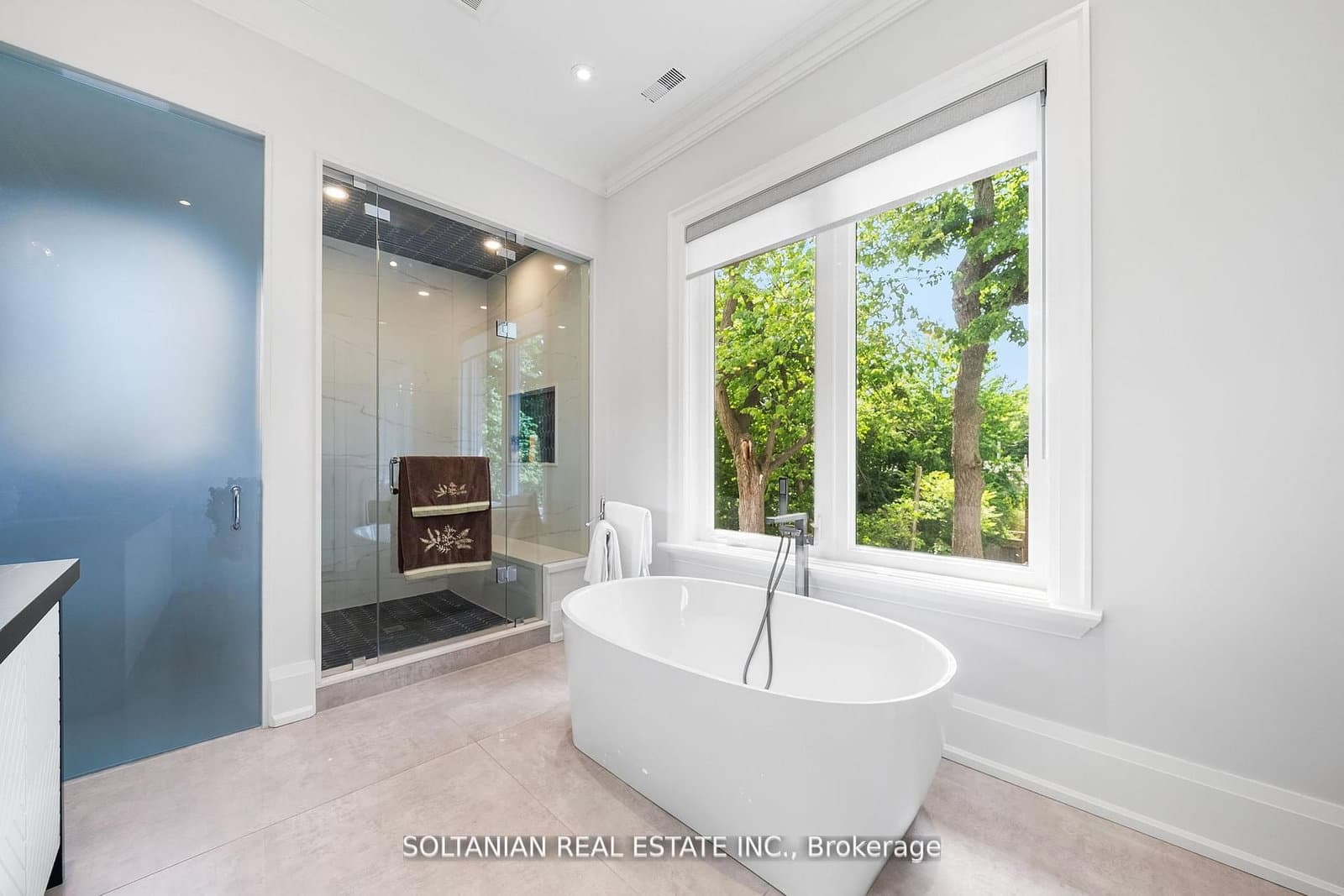 319 Betty Ann Drive thumbnail 25