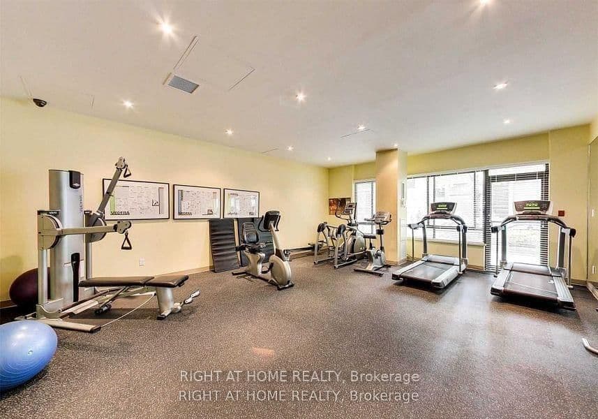 280 Simcoe Street, Unit 404 thumbnail 24