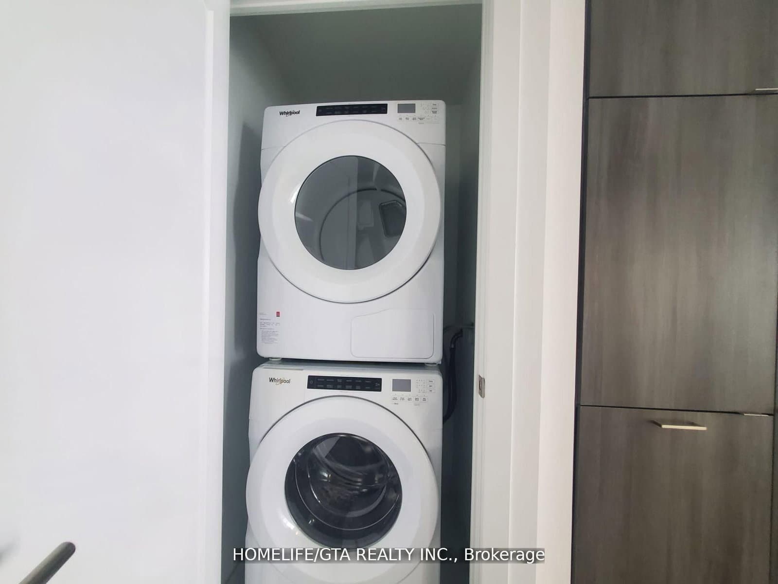 30 Inn On The Park Drive, Unit 3806 thumbnail 6