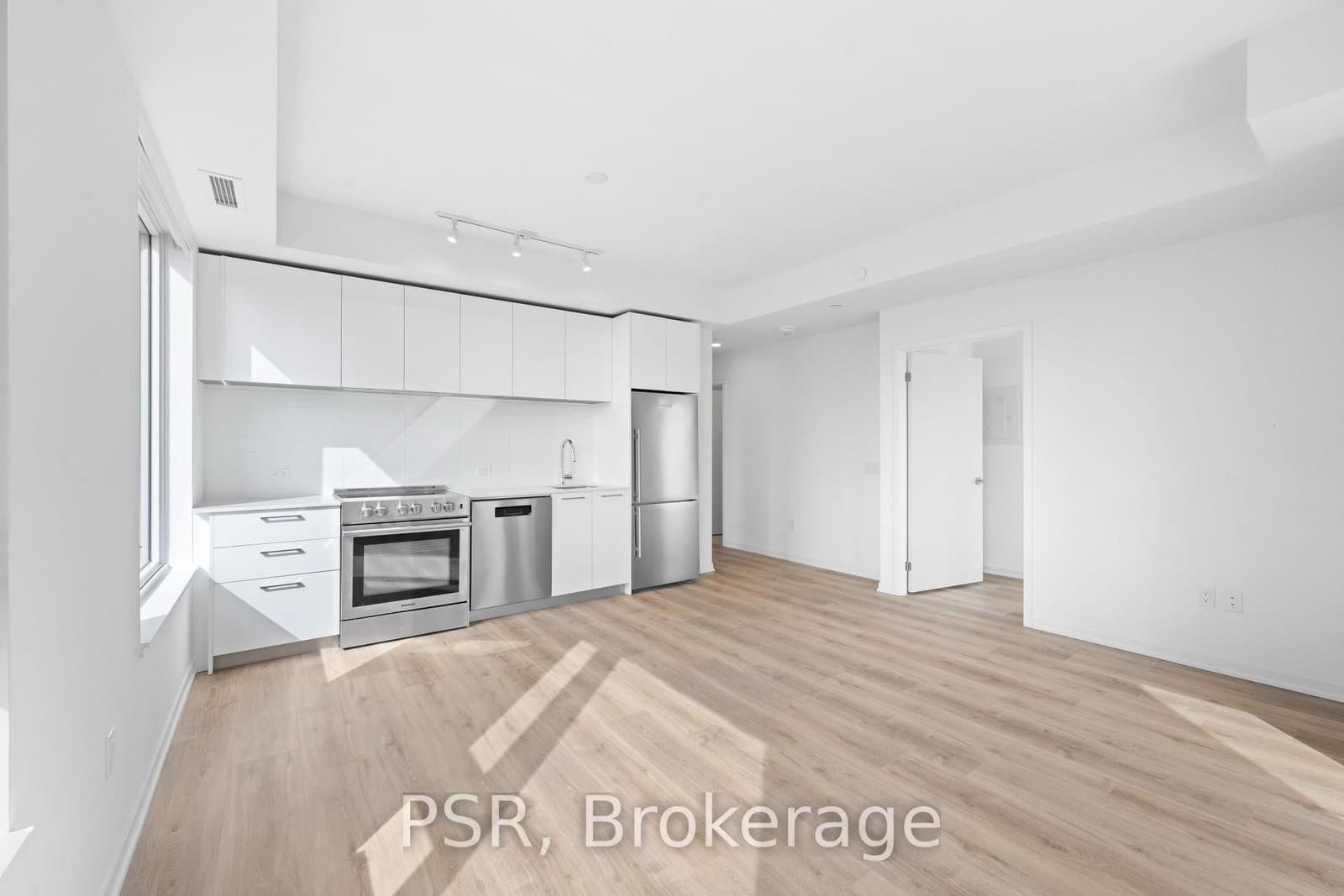 101 Roehampton Avenue, Unit 2410 thumbnail 4