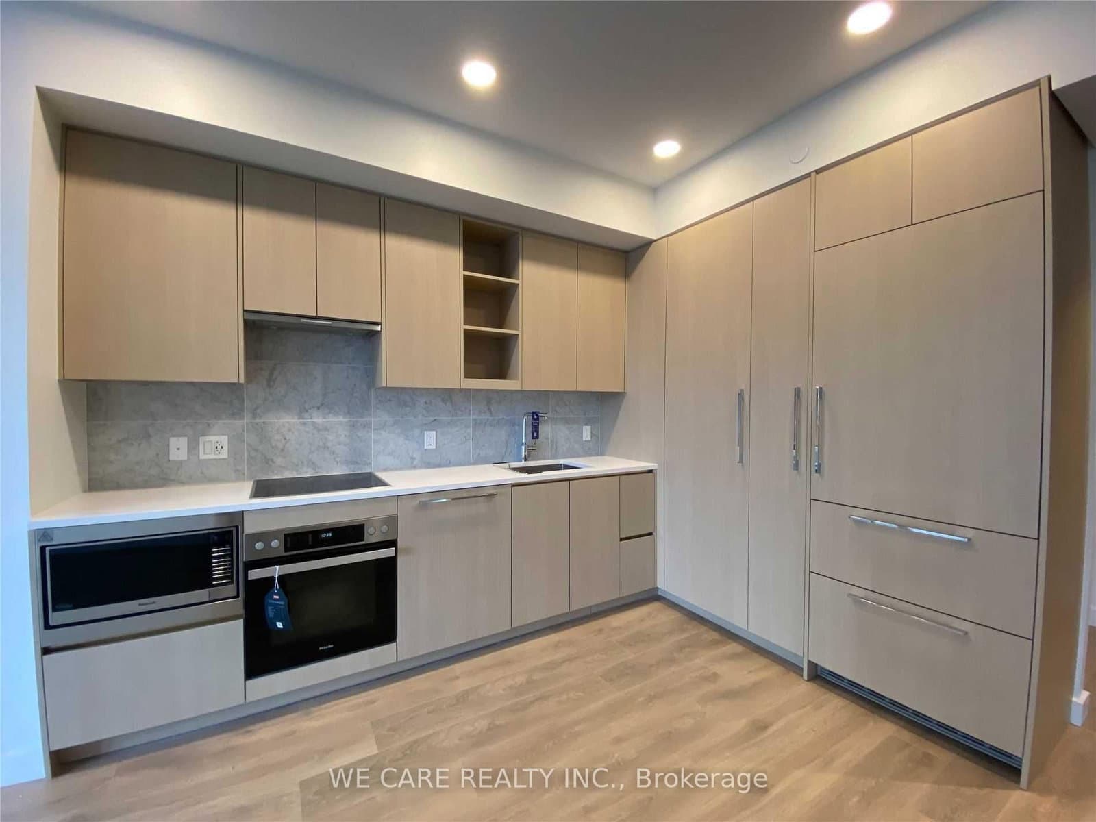 95 Mcmahon Drive, Unit 4006 thumbnail 3
