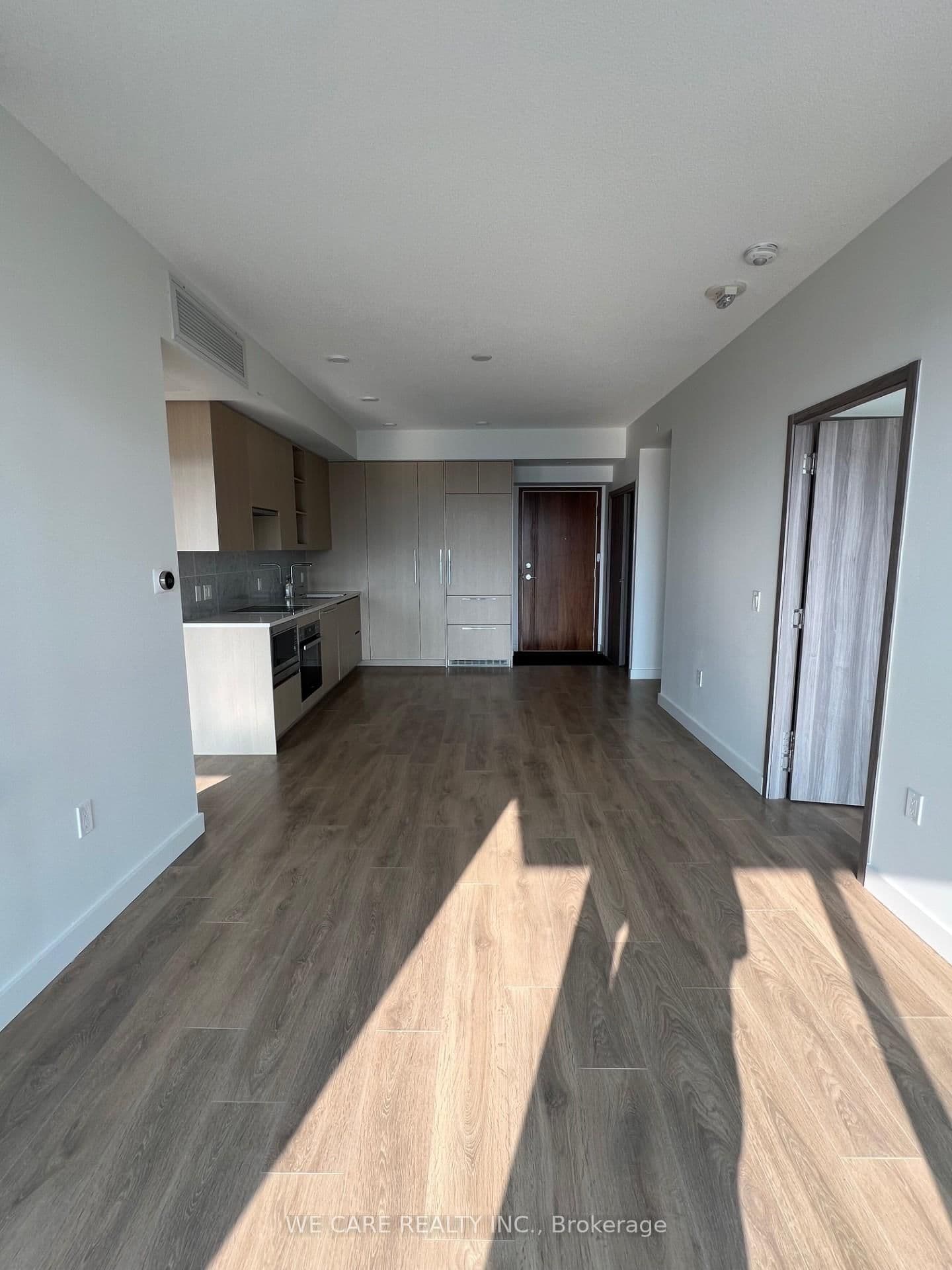95 Mcmahon Drive, Unit 4006 thumbnail 4