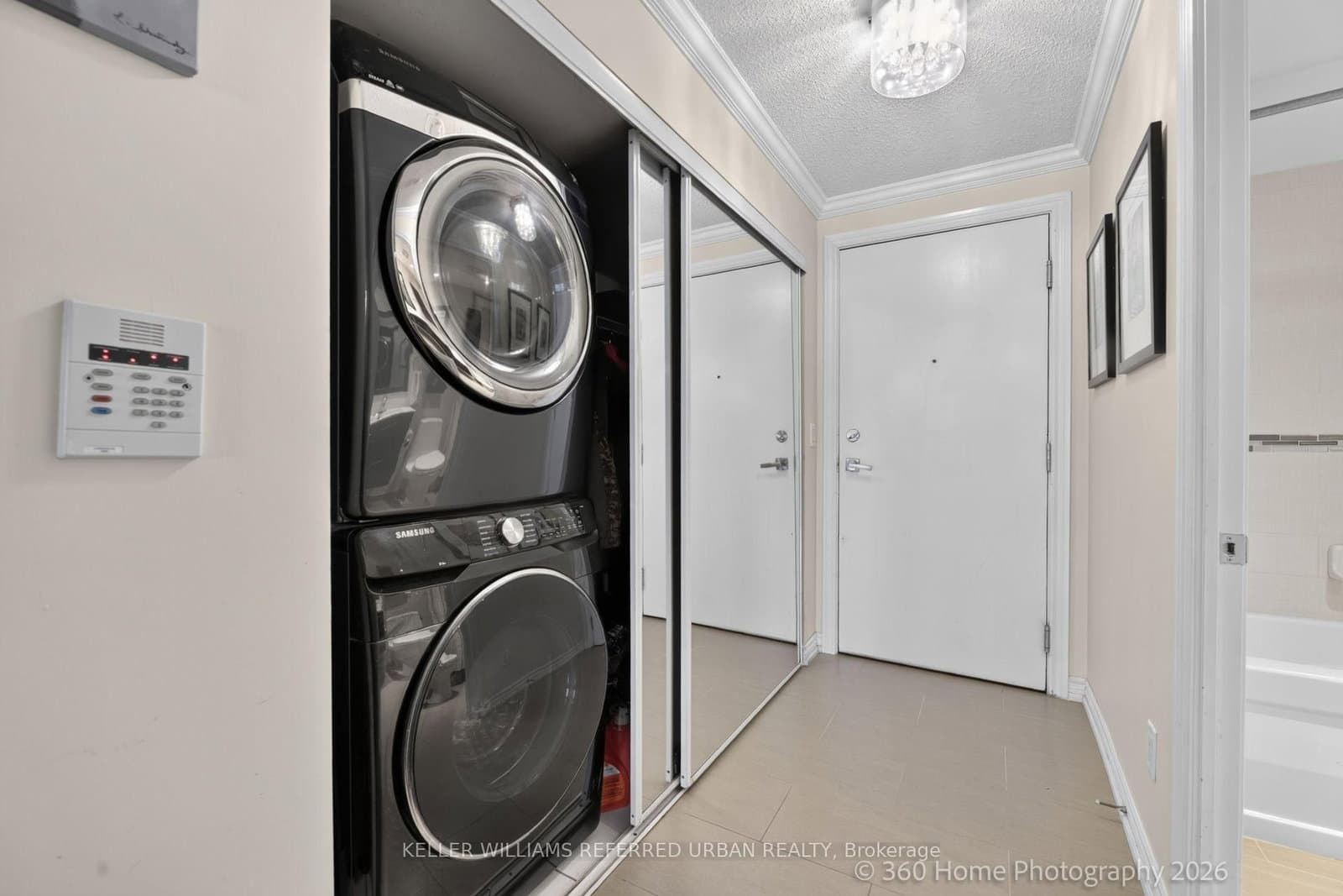 250 Wellington Street W, Unit 339 thumbnail 24
