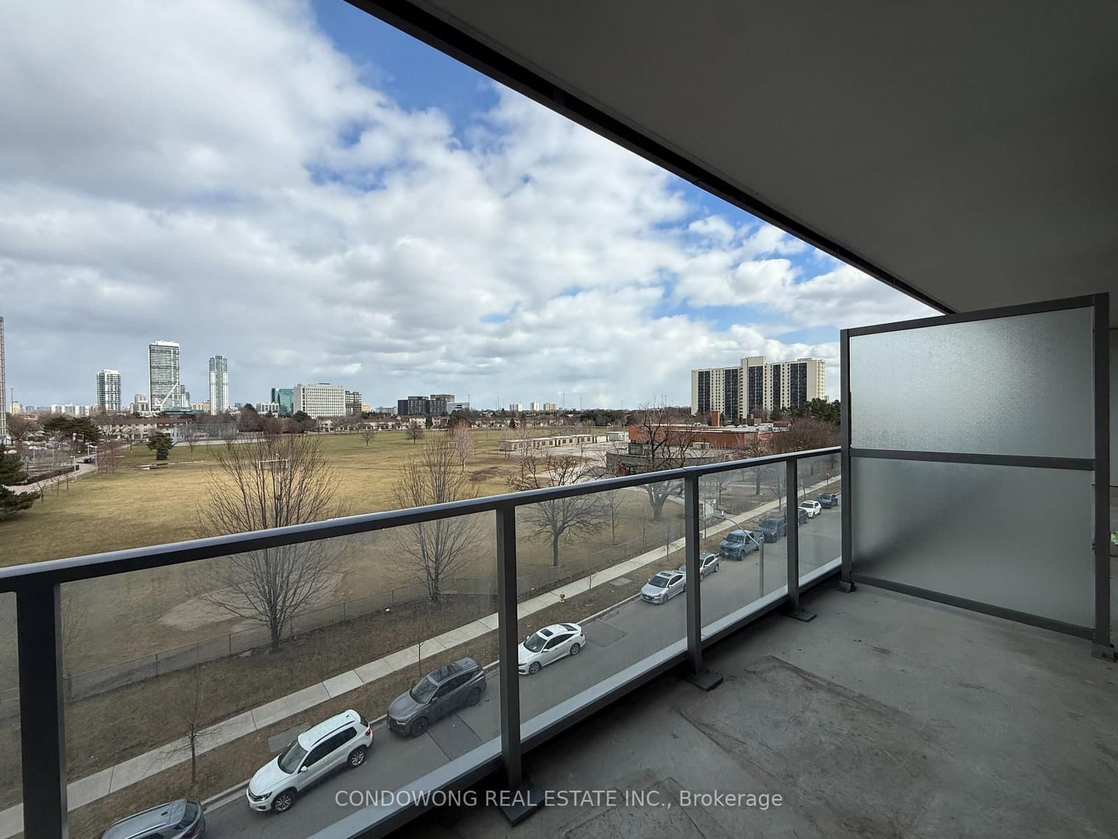 32 Forest Manor Road, Unit 409 thumbnail 14