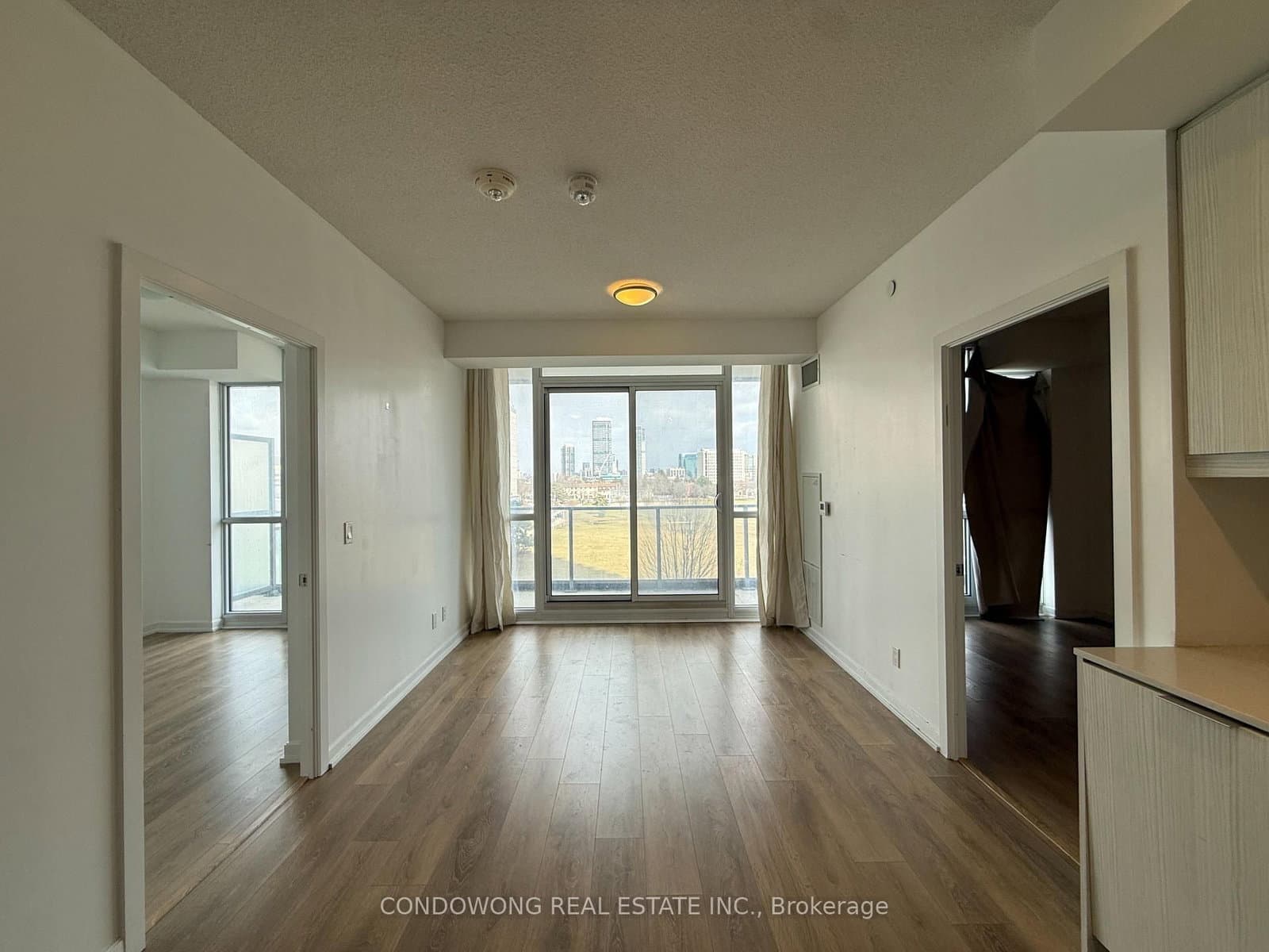 32 Forest Manor Road, Unit 409 thumbnail 2