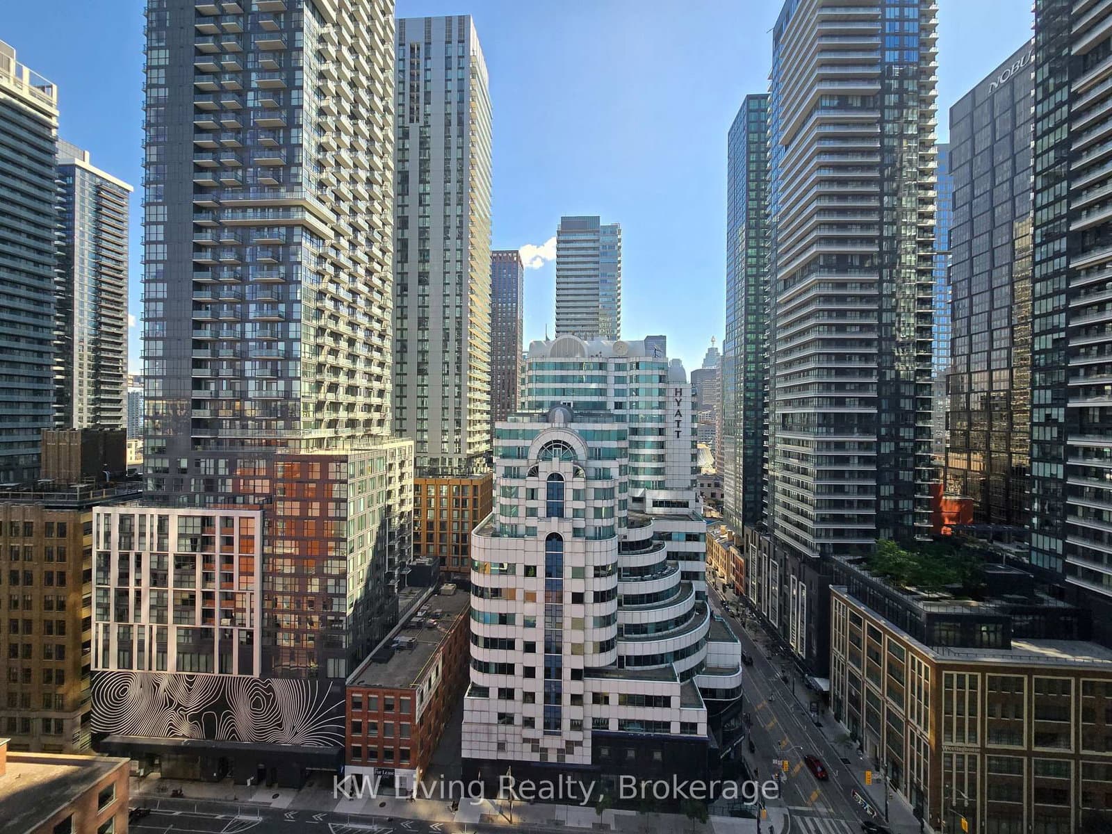 400 King Street W, Unit 1806 thumbnail 15