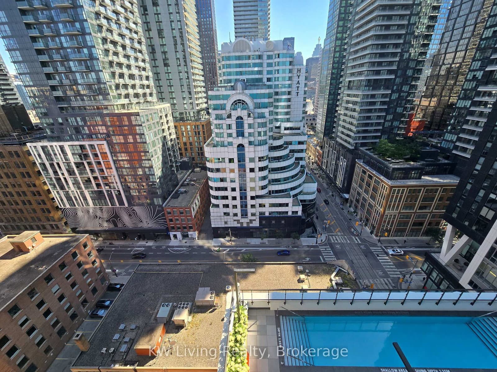 400 King Street W, Unit 1806 thumbnail 16