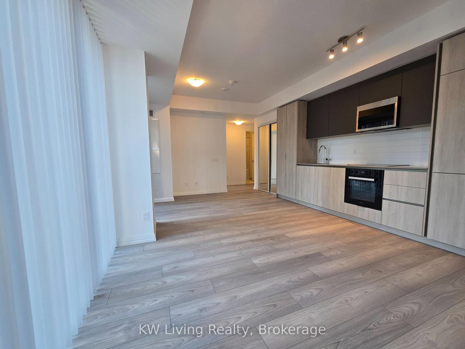 400 King Street W, Unit 1806 thumbnail 17