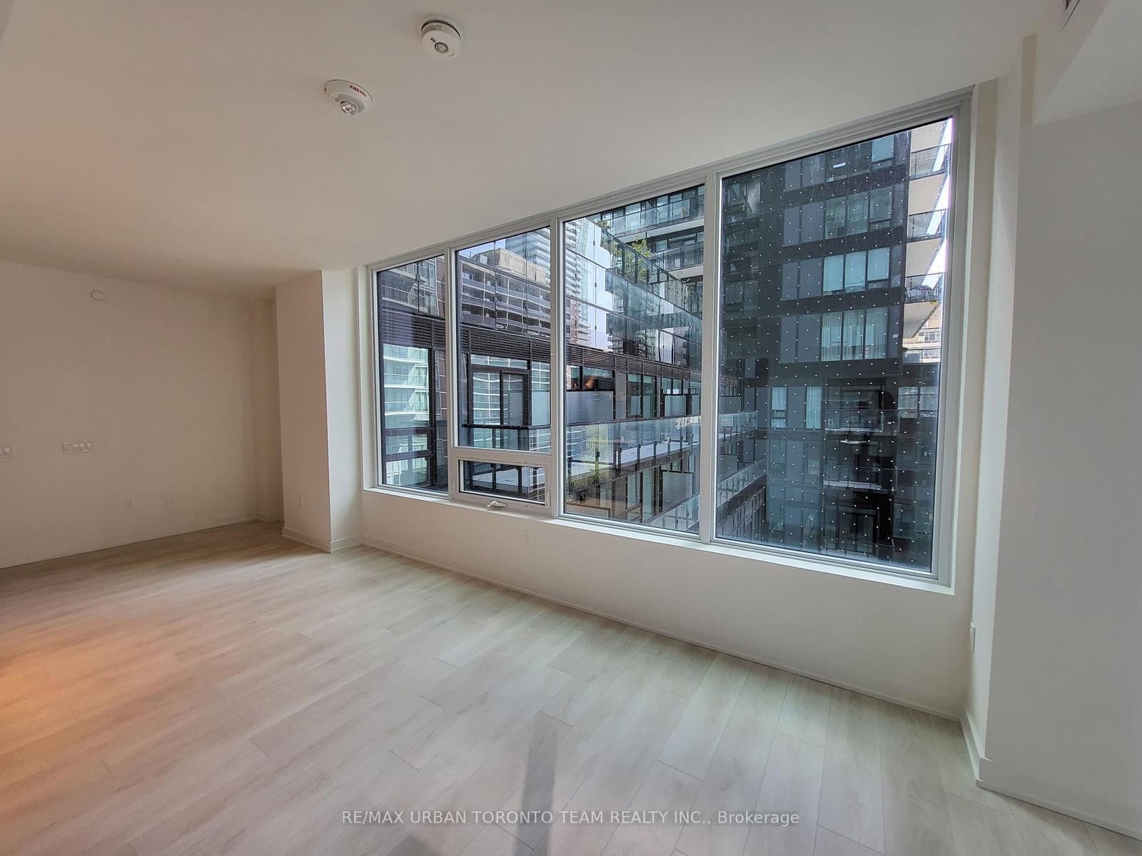 117 broadway Avenue, Unit 801 thumbnail 4