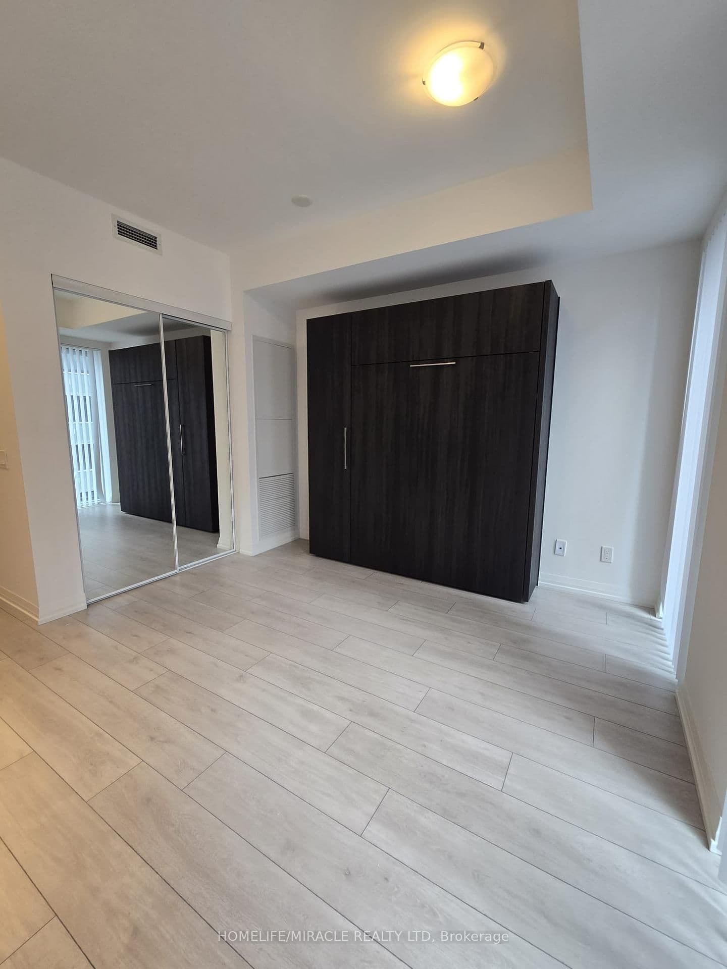 400 King Street, Unit 2301 thumbnail 11