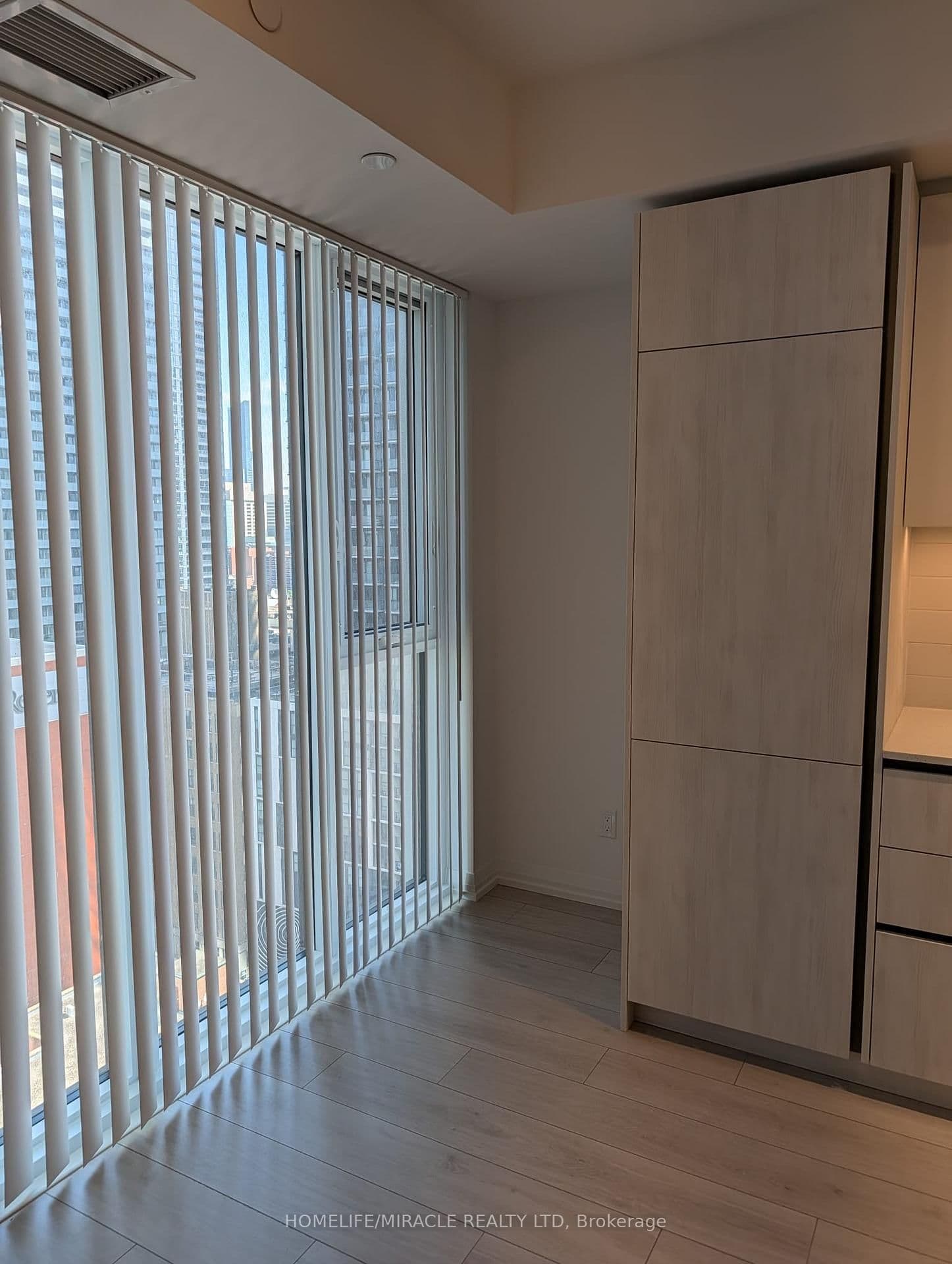 400 King Street, Unit 2301 thumbnail 5