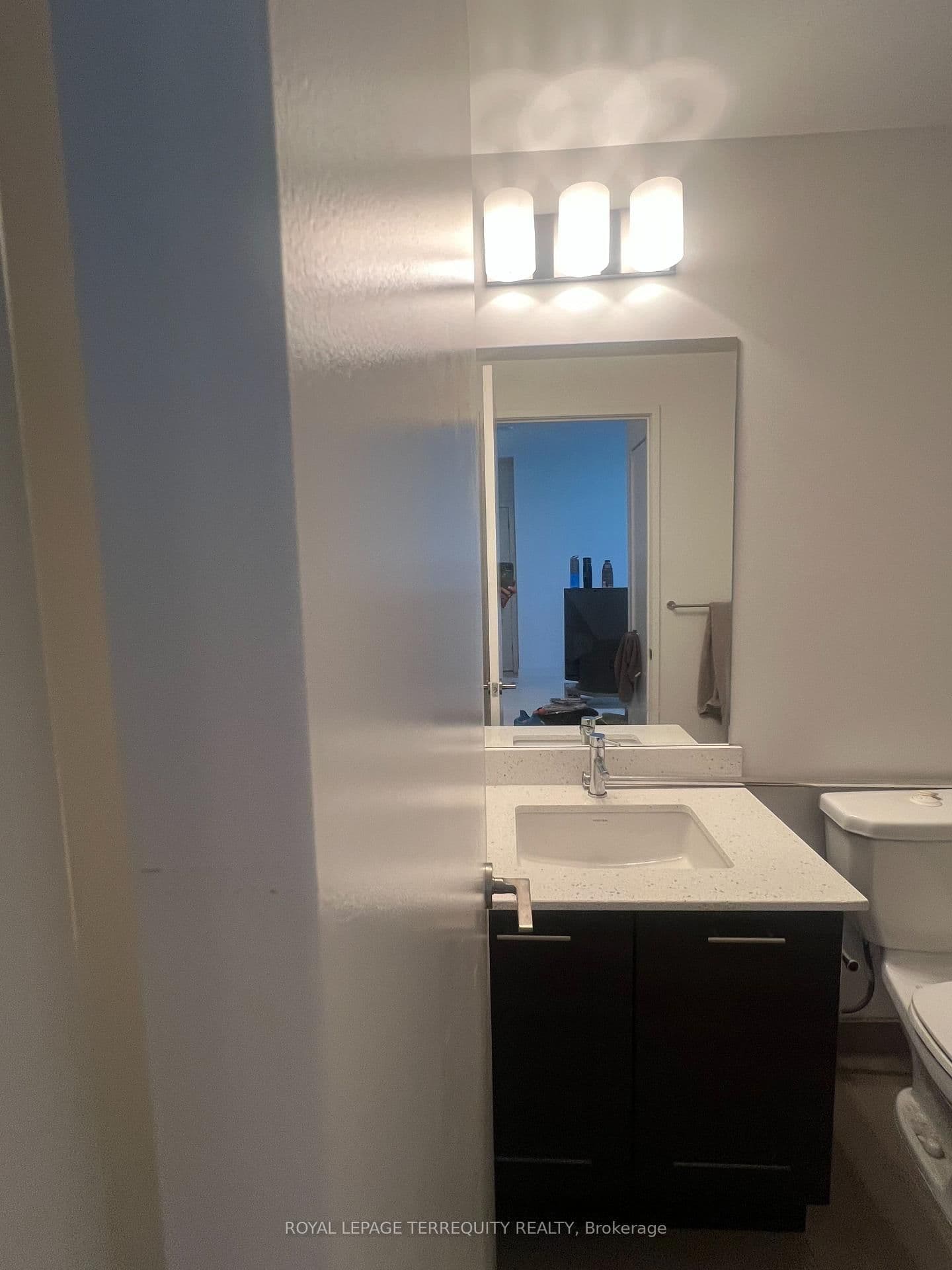 50 Bruyeres Mews, Unit 532 thumbnail 4