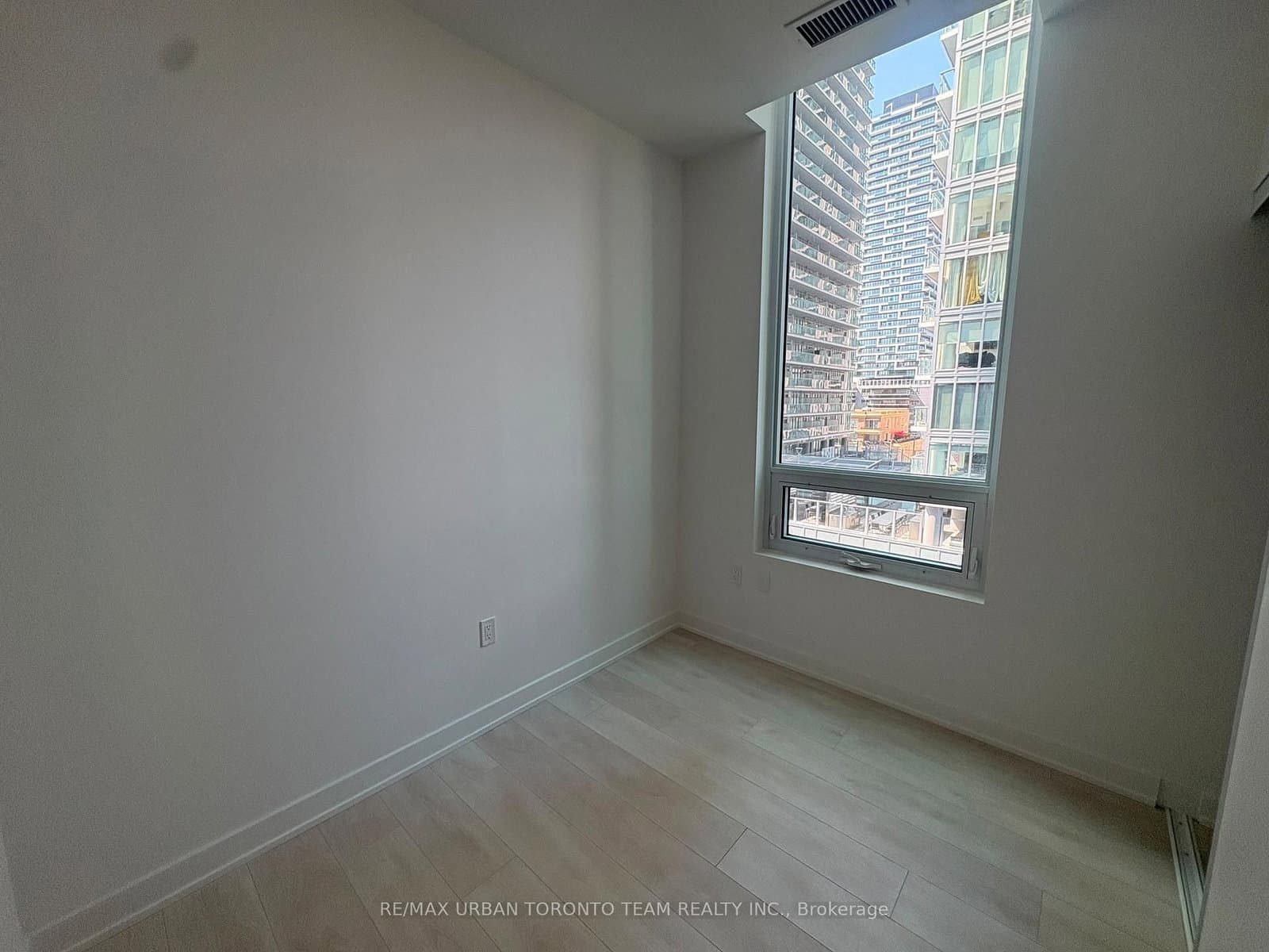 117 Broadway Avenue, Unit 903 thumbnail 11