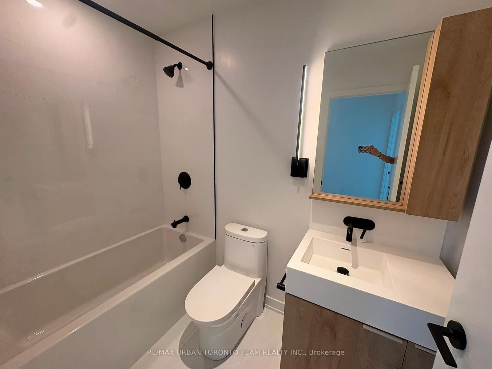 117 Broadway Avenue, Unit 903 thumbnail 12