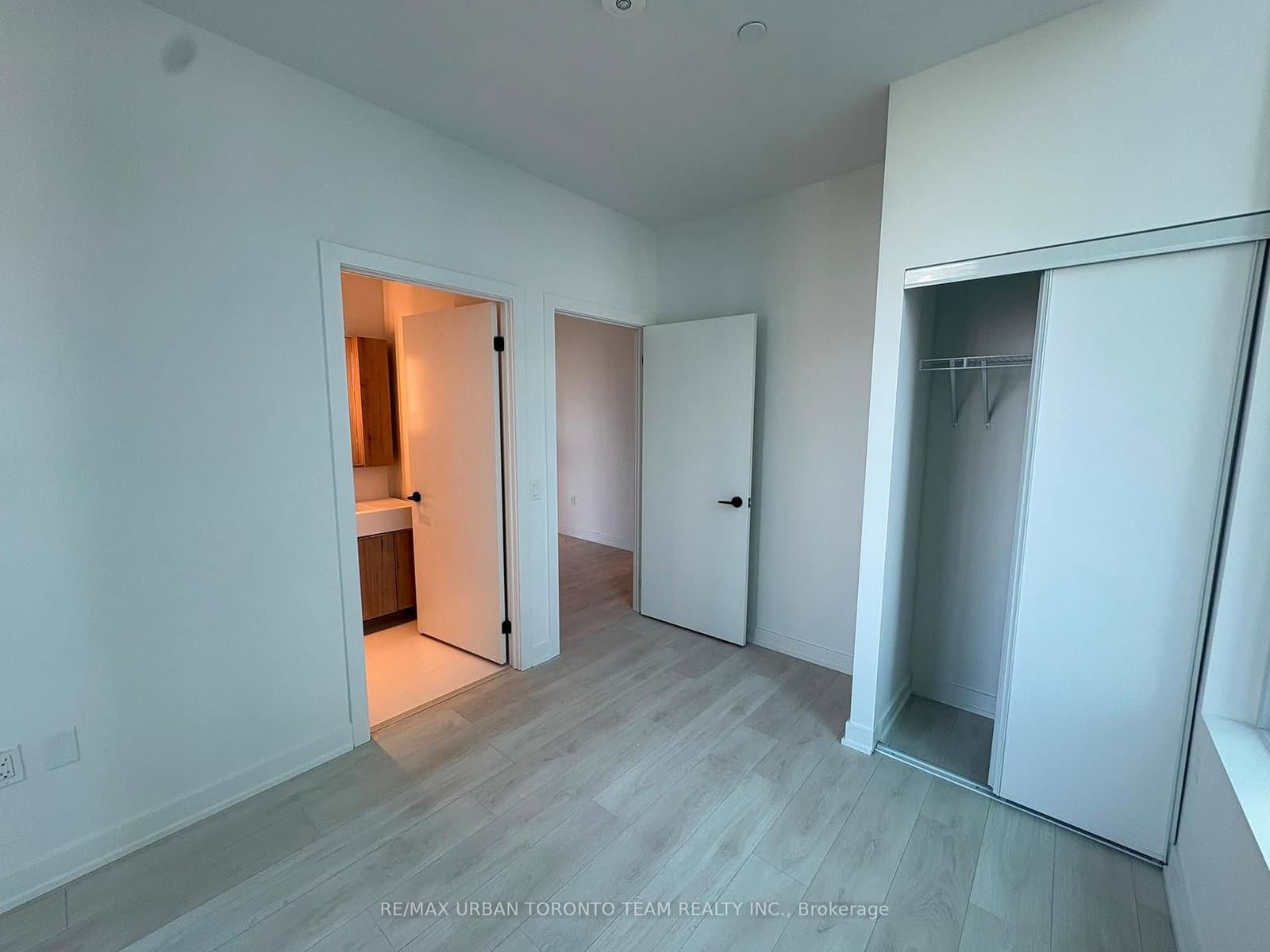 117 Broadway Avenue, Unit 903 thumbnail 5