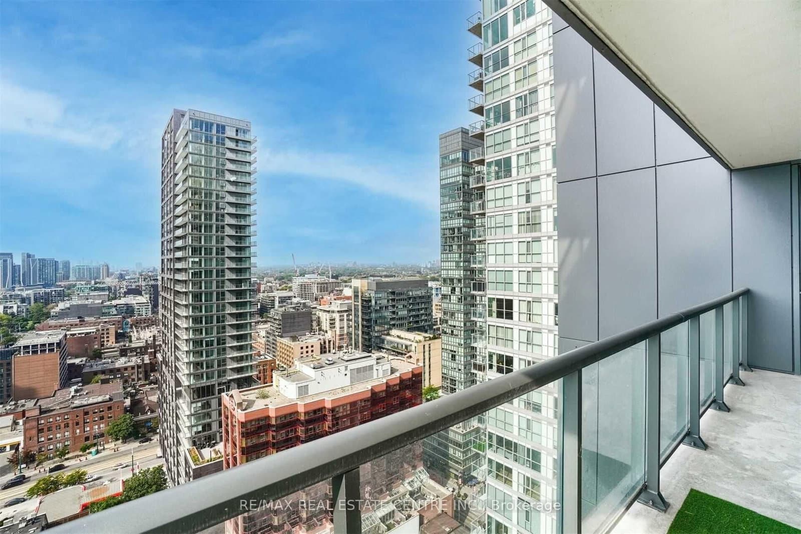 88 Blue Jays Way, Unit 2508 thumbnail 13