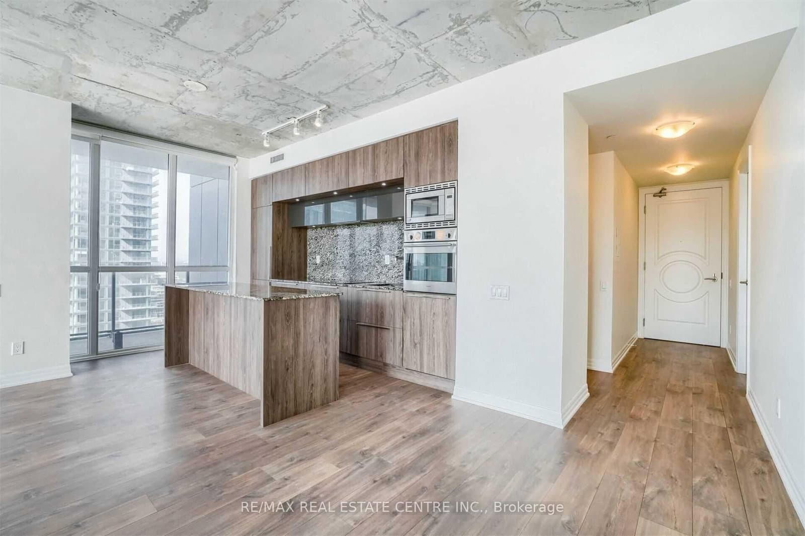 88 Blue Jays Way, Unit 2508 thumbnail 6