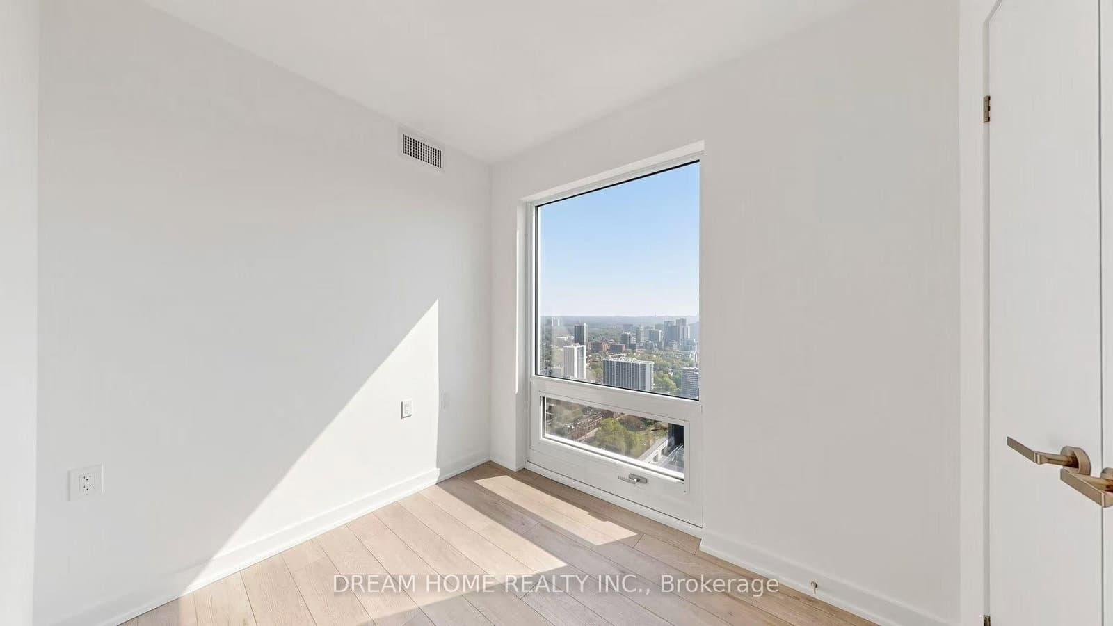 88 Queen Street E, Unit 4303 thumbnail 11