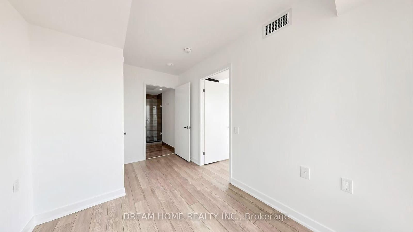 88 Queen Street E, Unit 4303 thumbnail 8