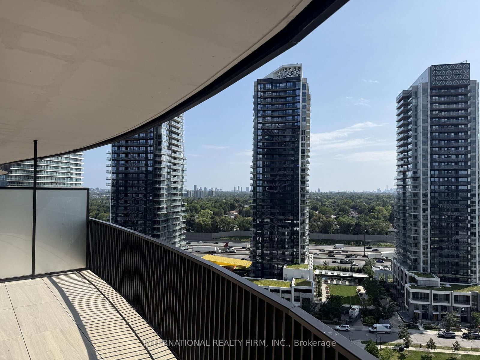 18 Esther Shiner Boulevard, Unit 1802 thumbnail 25