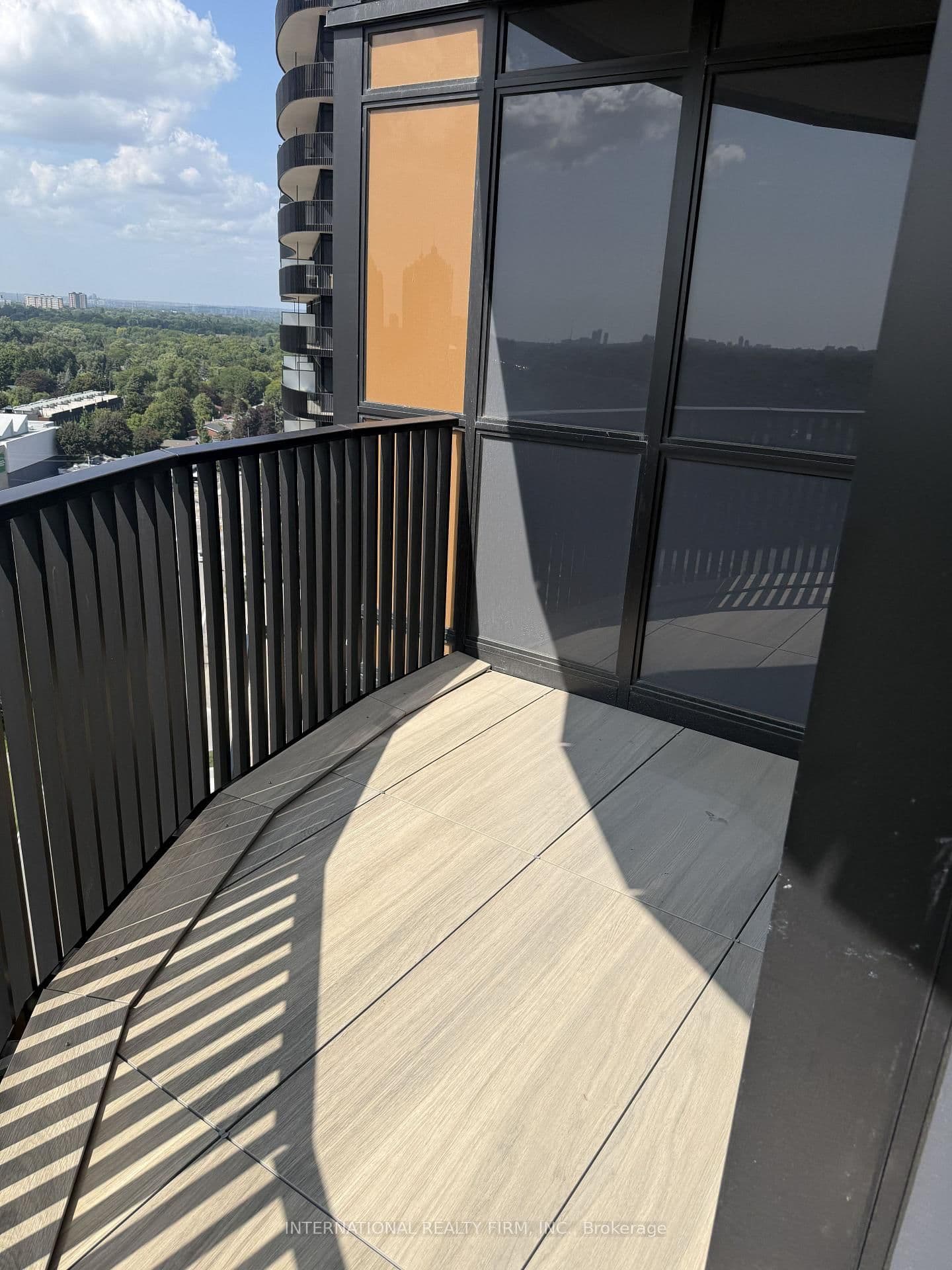18 Esther Shiner Boulevard, Unit 1802 thumbnail 27