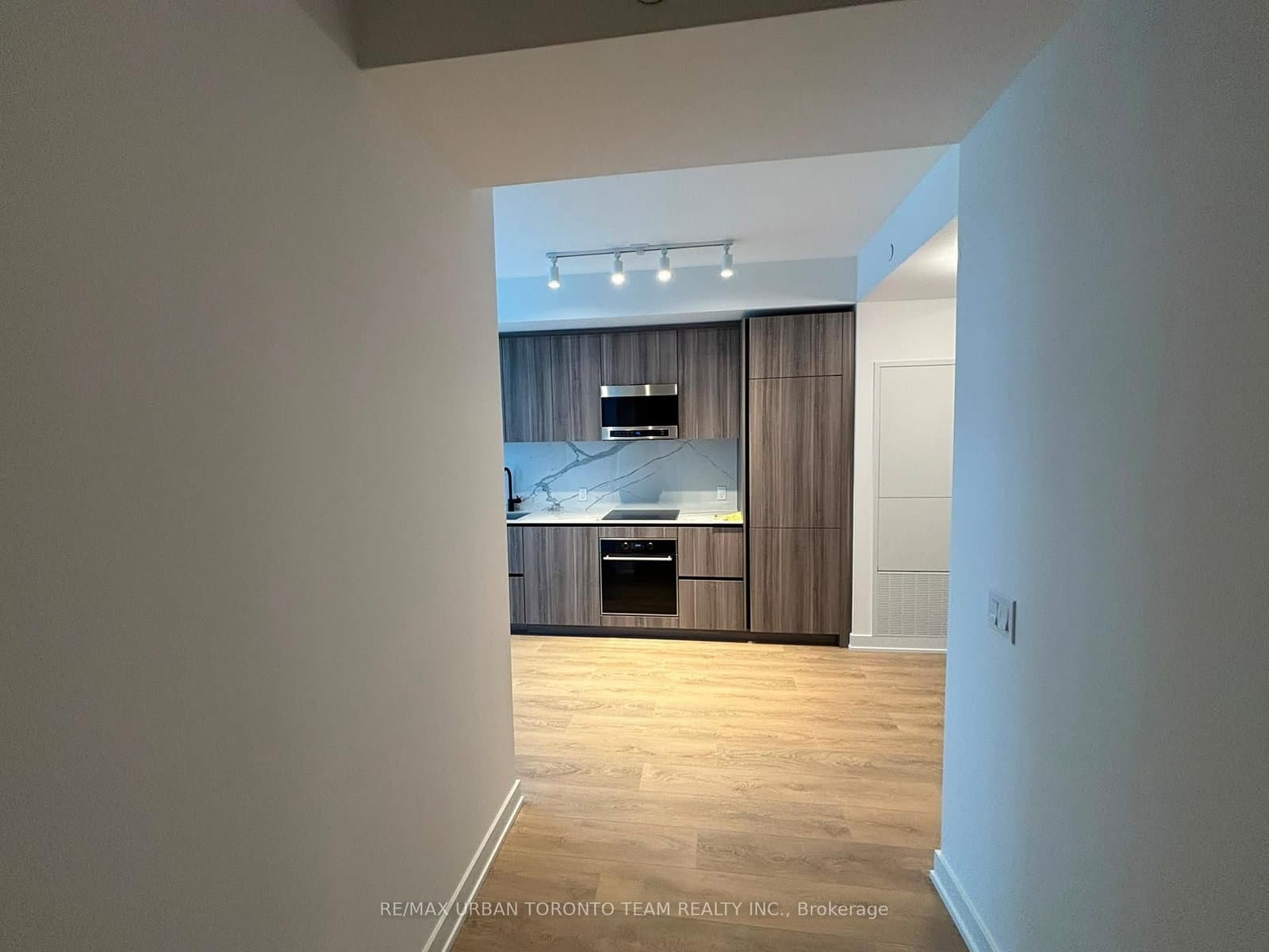 127 Broadway Avenue, Unit 3008 thumbnail 11