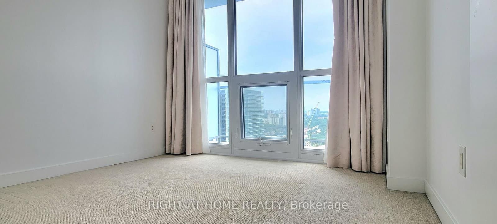 121 McMahon Drive, Unit 2703 thumbnail 11