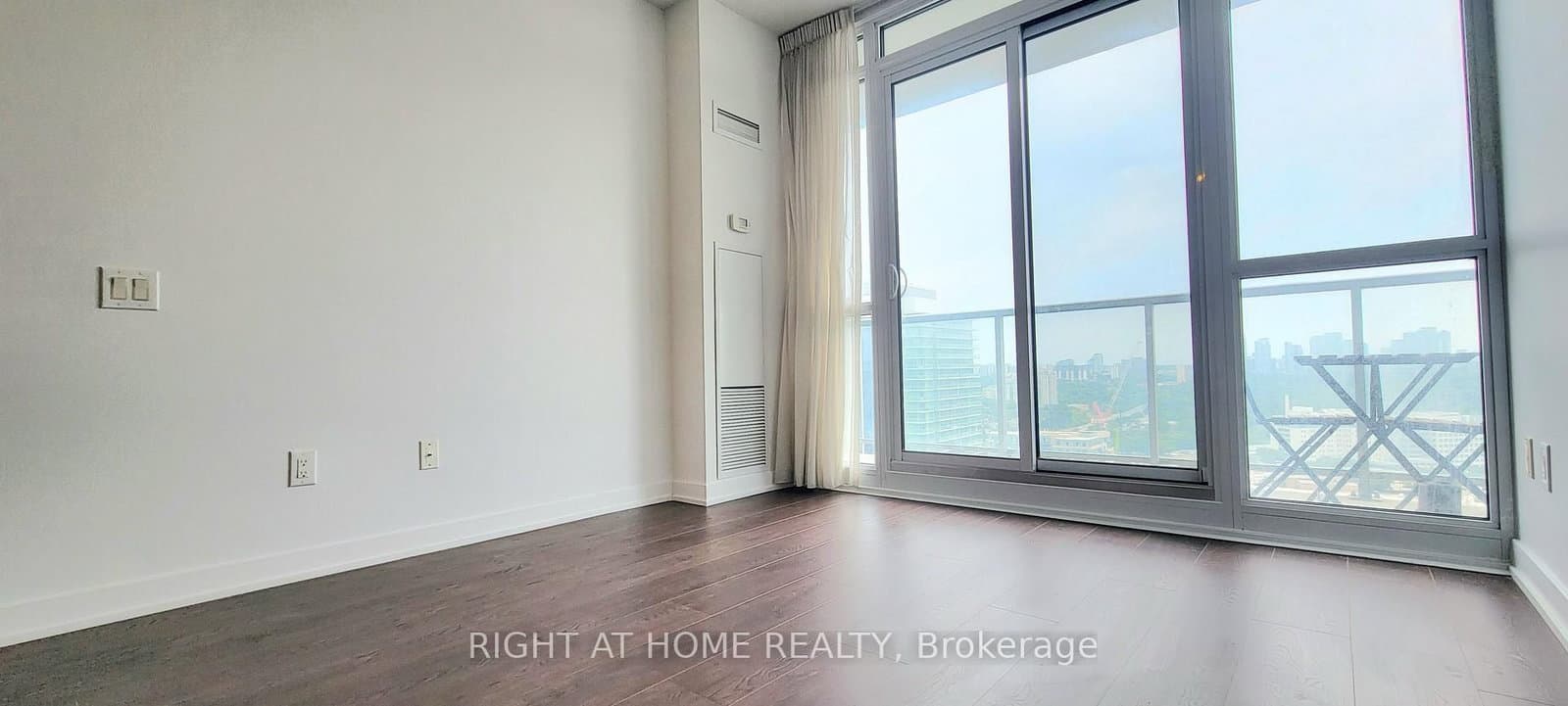 121 McMahon Drive, Unit 2703 thumbnail 8