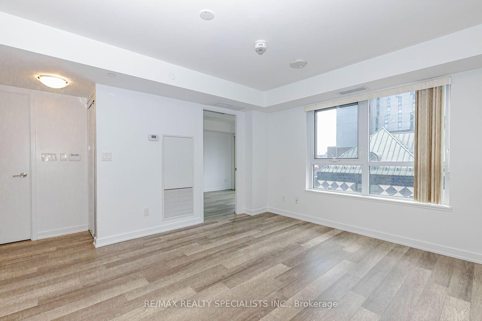 181 Huron Street, Unit 604 thumbnail 9