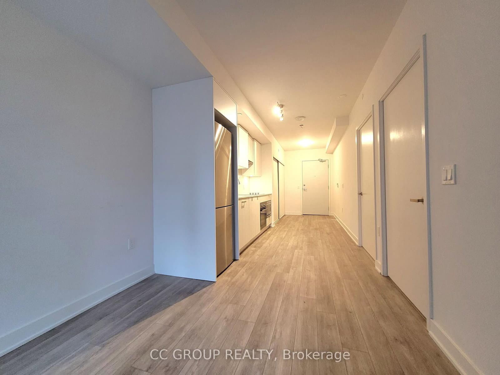 99 Broadway Avenue, Unit 901 thumbnail 11