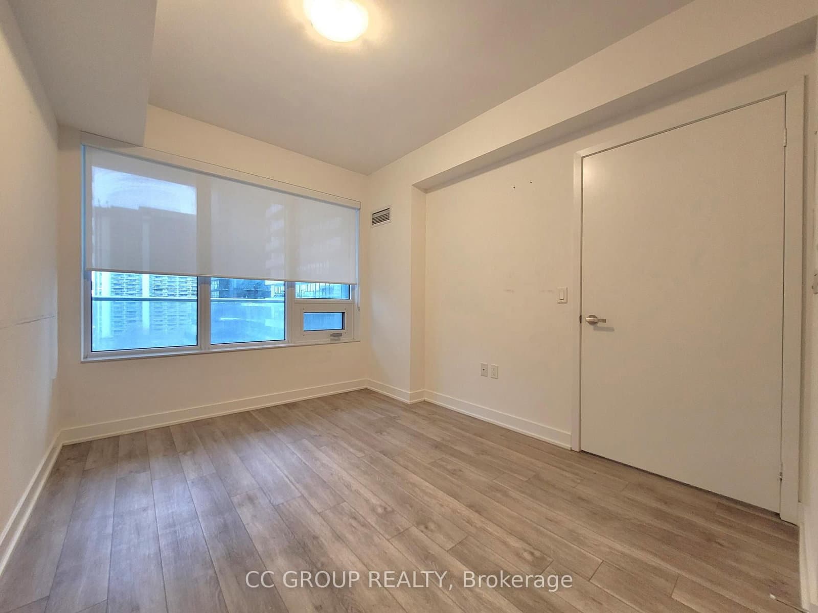 99 Broadway Avenue, Unit 901 thumbnail 13
