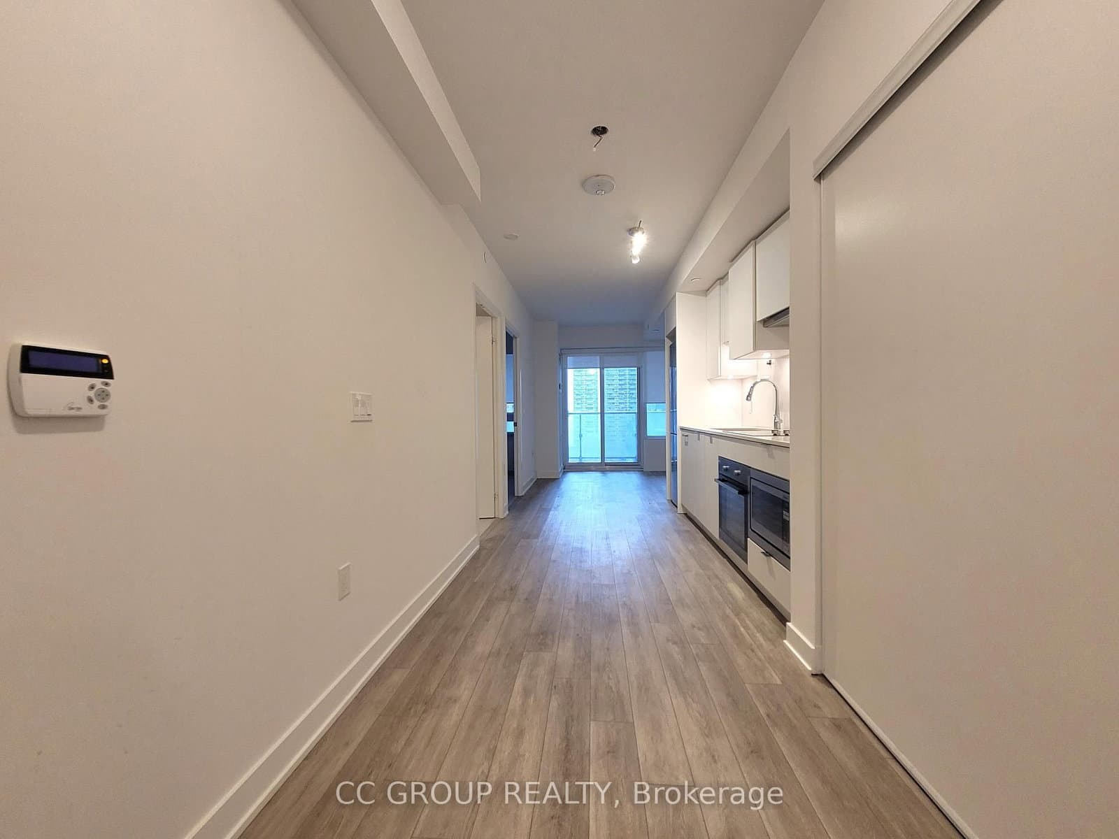 99 Broadway Avenue, Unit 901 thumbnail 6
