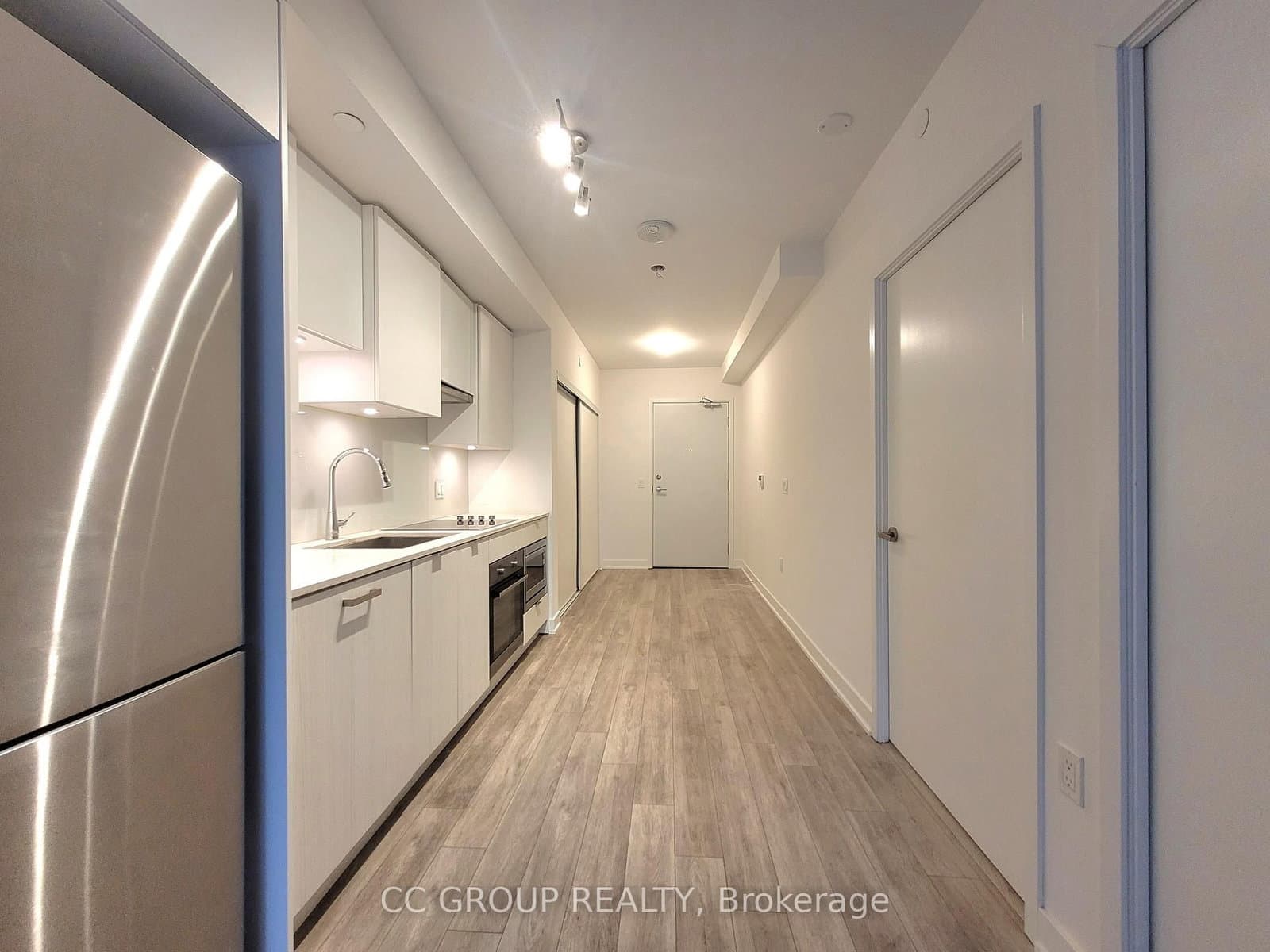 99 Broadway Avenue, Unit 901 thumbnail 7