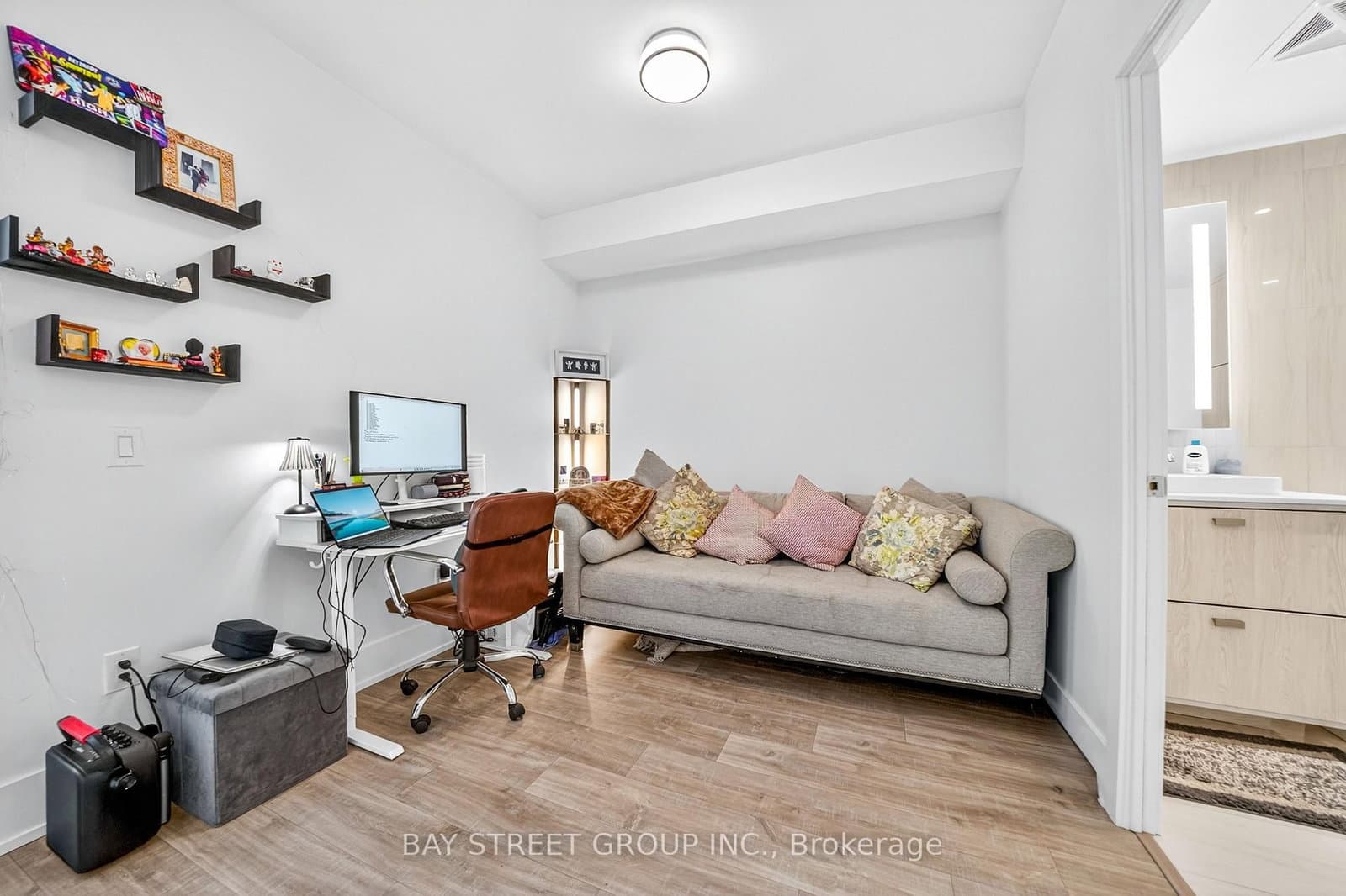 480 Front Street W, Unit 801 thumbnail 12