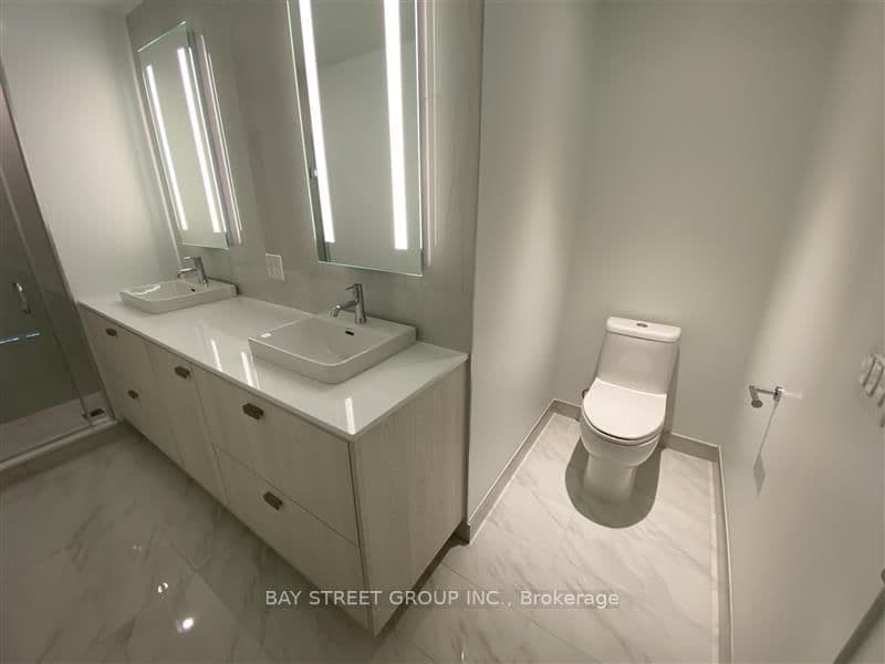 480 Front Street W, Unit 801 thumbnail 25