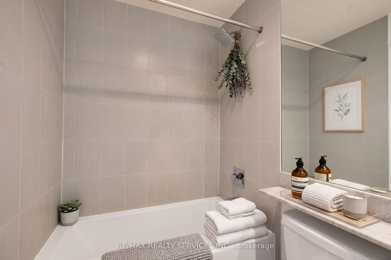 85 East Liberty Street, Unit 1802 thumbnail 12
