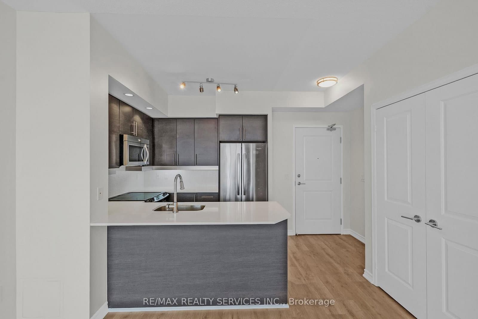85 East Liberty Street, Unit 1802 thumbnail 15