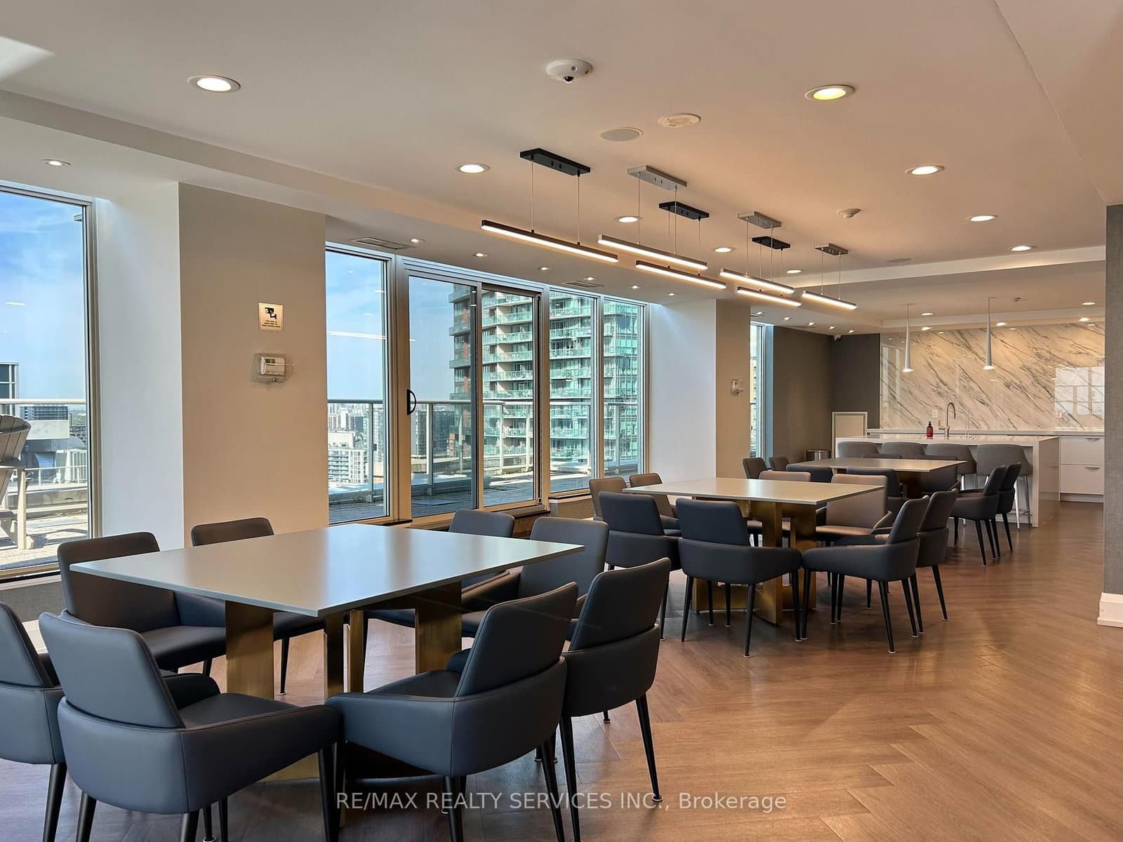 85 East Liberty Street, Unit 1802 thumbnail 34