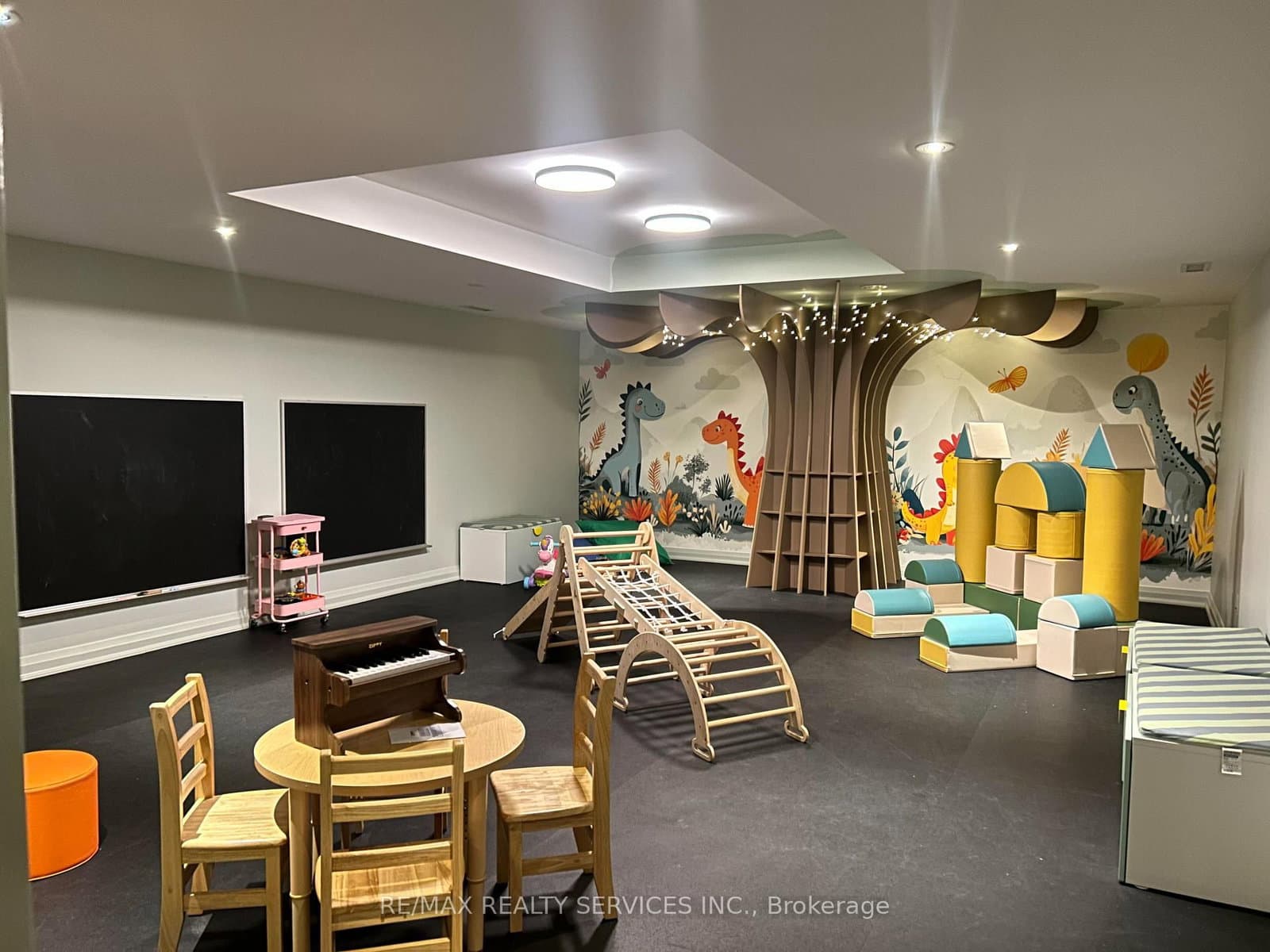 85 East Liberty Street, Unit 1802 thumbnail 43