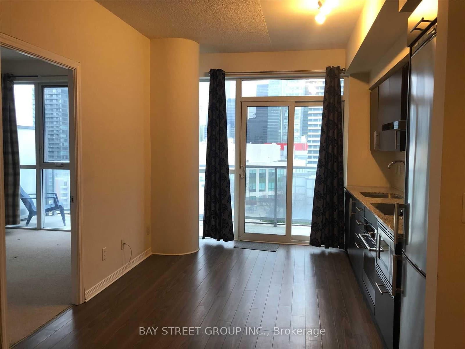 352 Front Street W, Unit 2217 thumbnail 8