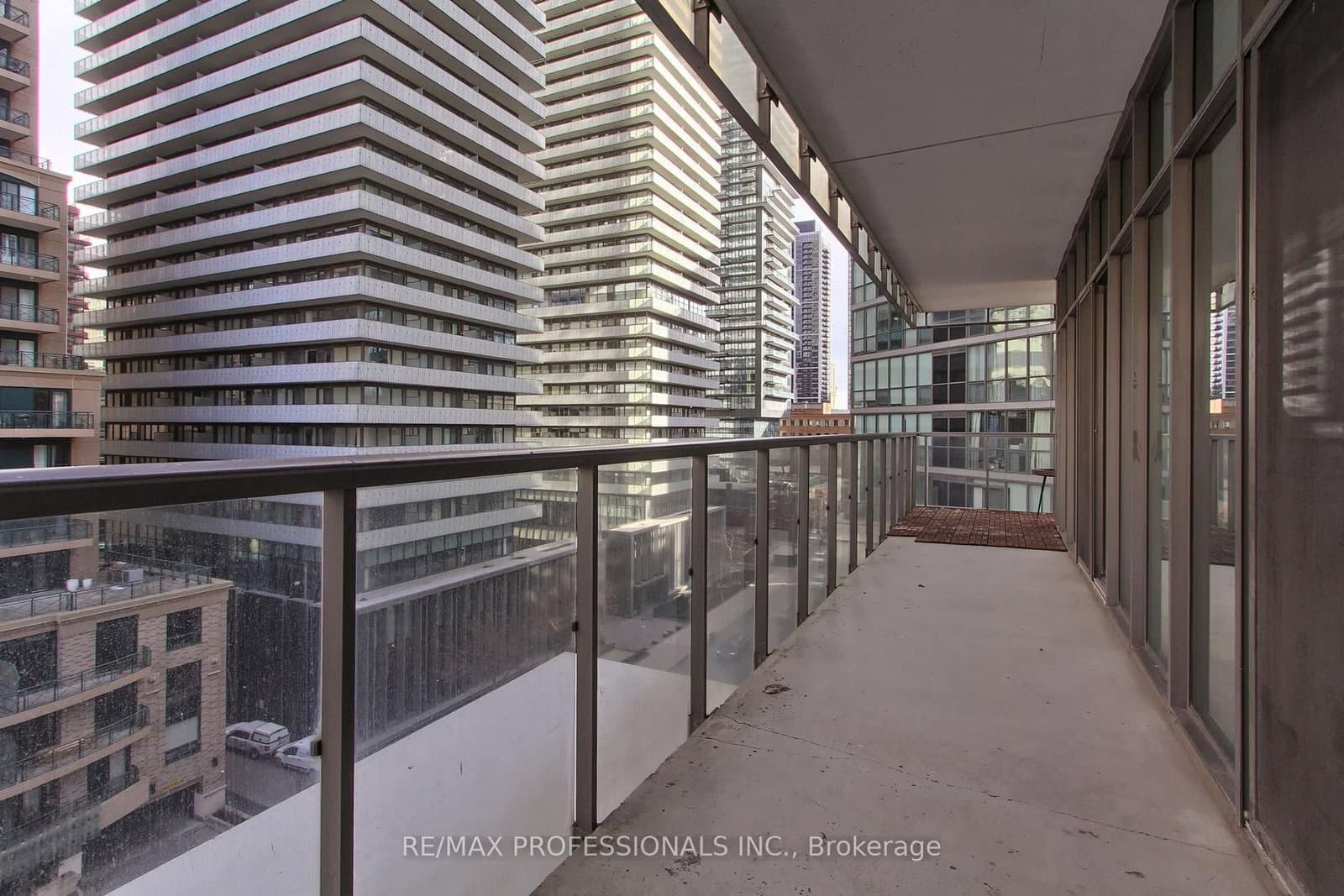 33 Charles Street E, Unit 710 thumbnail 28