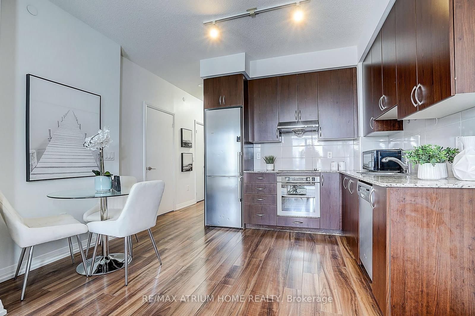 55 Ann O'reilly Road, Unit 810 thumbnail 5