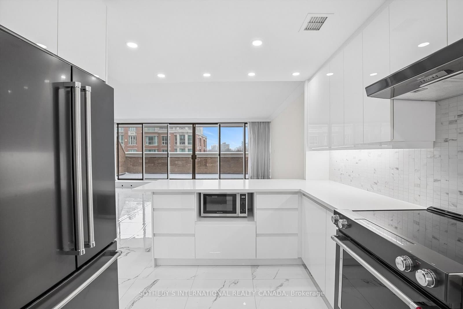 55A Avenue Road, Unit 408 thumbnail 11