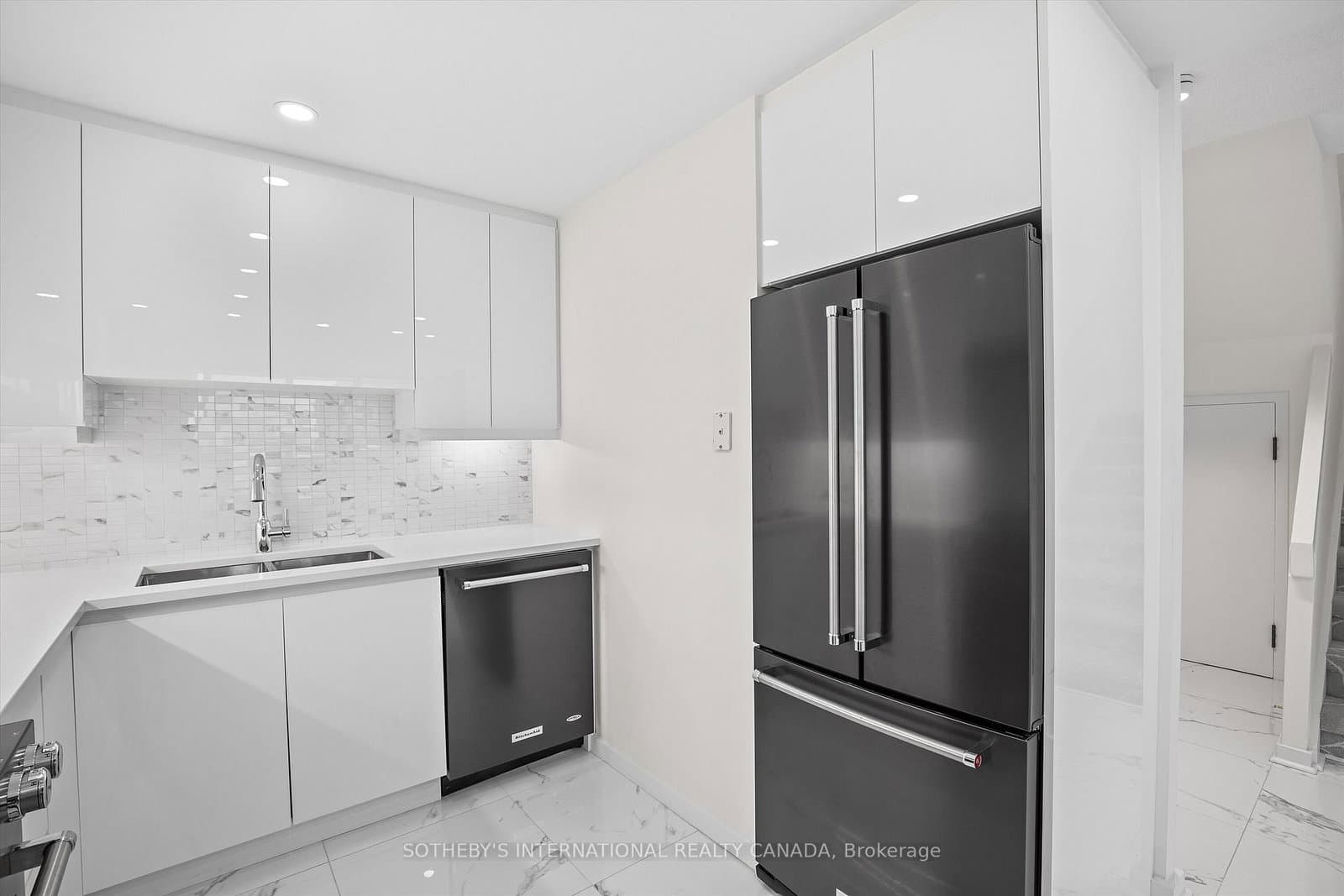 55A Avenue Road, Unit 408 thumbnail 9