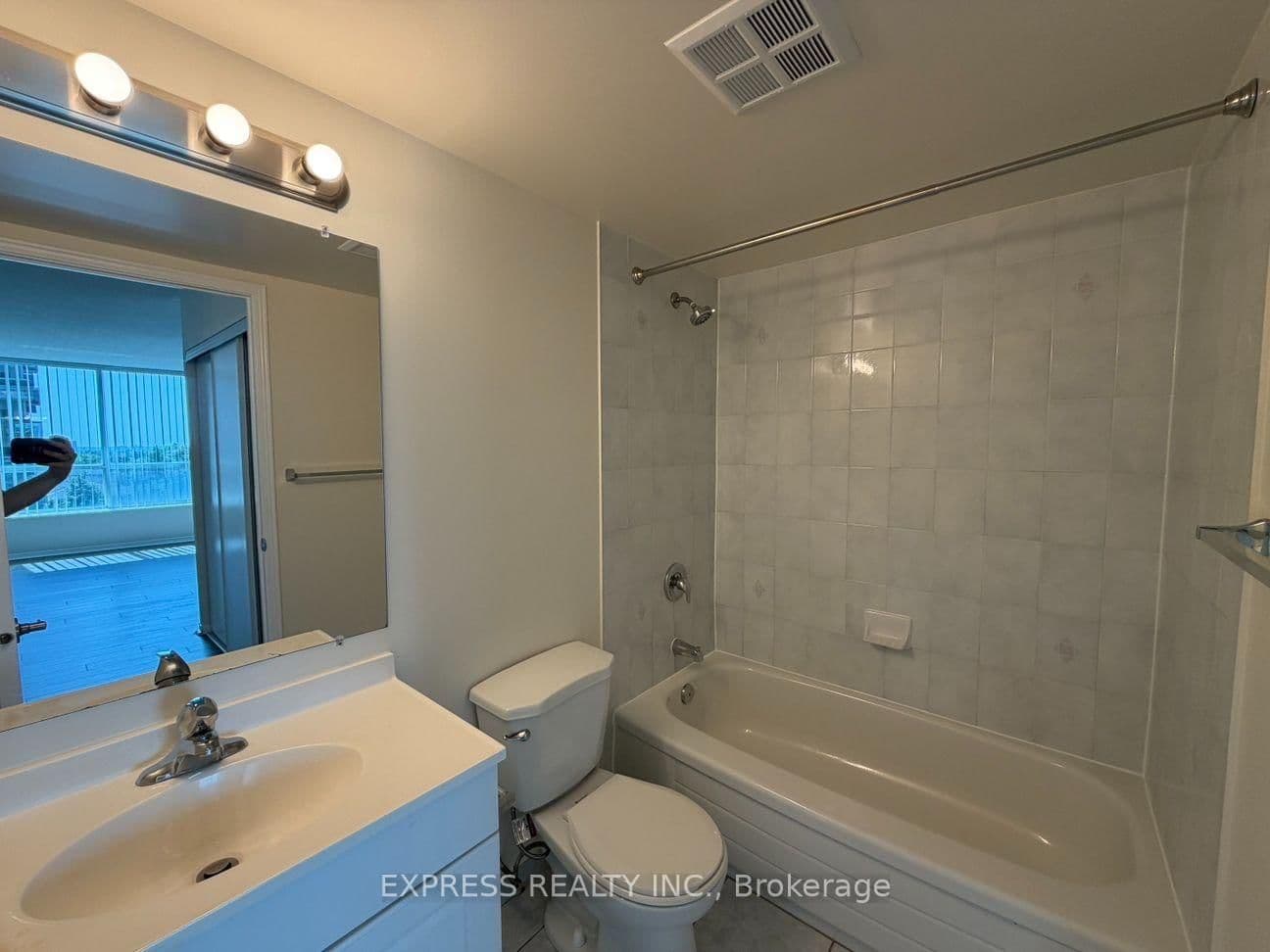 39 Pemberton Avenue, Unit Lph12 thumbnail 8