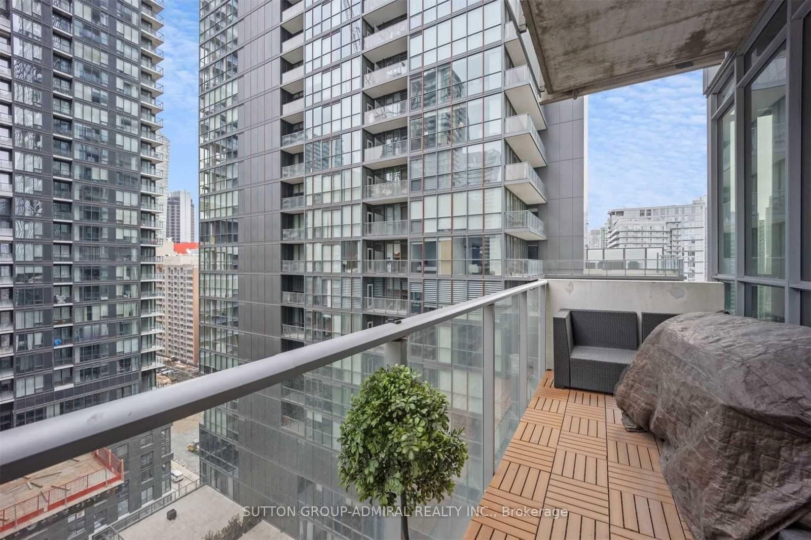 375 King Street W, Unit 1604 thumbnail 10