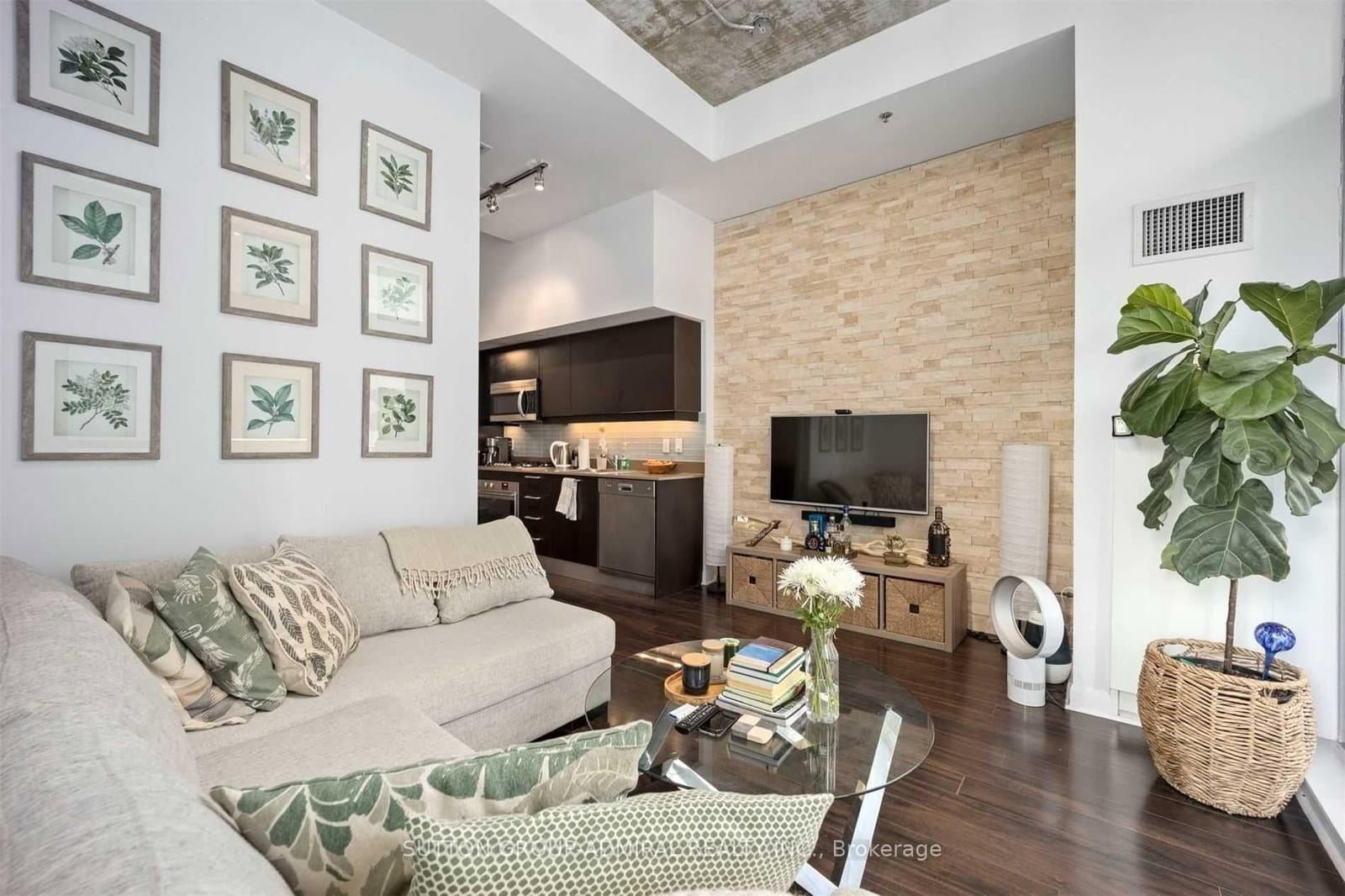 375 King Street W, Unit 1604 thumbnail 2